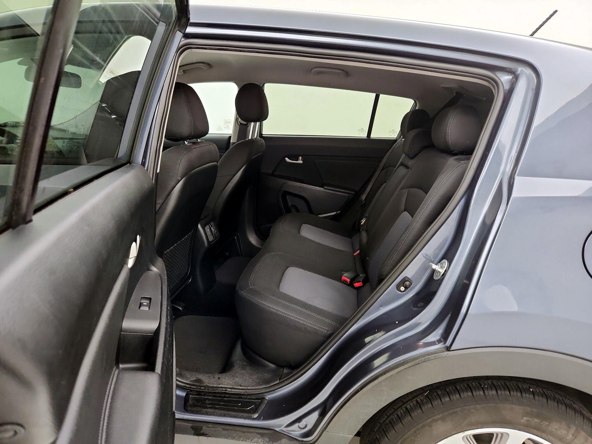 Thumbnail: 2016 Kia Sportage - 18