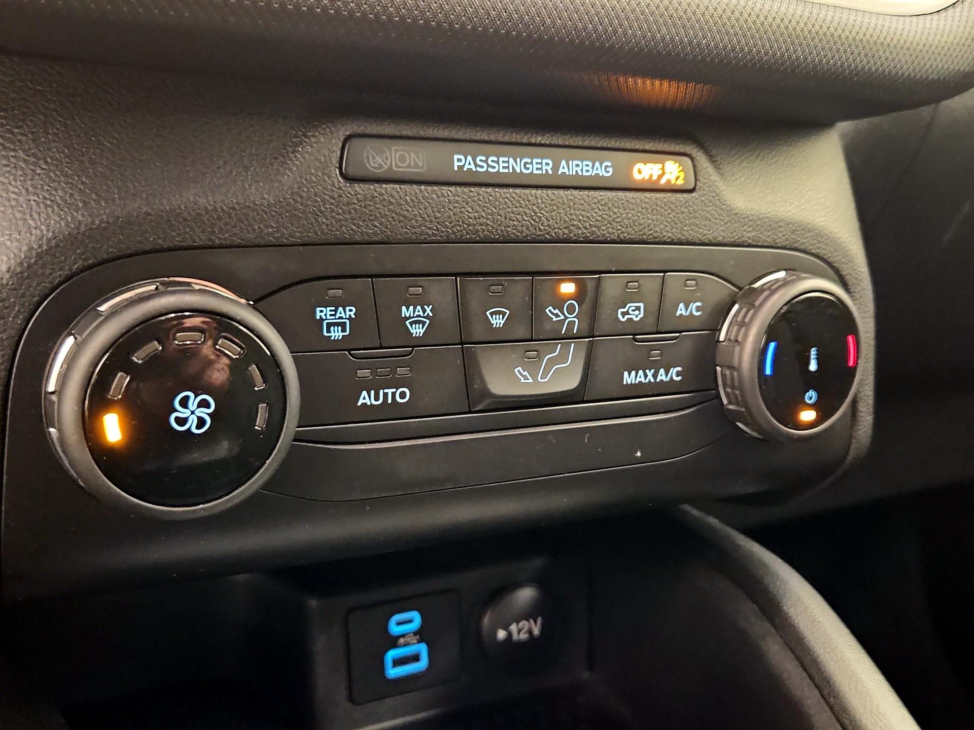 Thumbnail: 2022 Ford Bronco Sport - 16