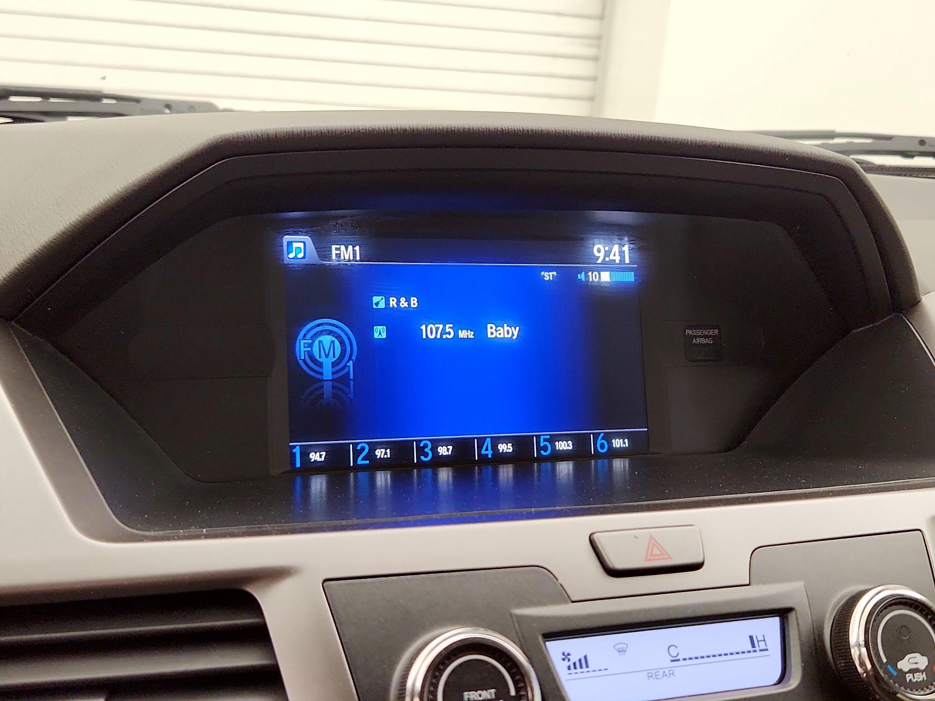 Thumbnail: 2015 Honda Odyssey - 14