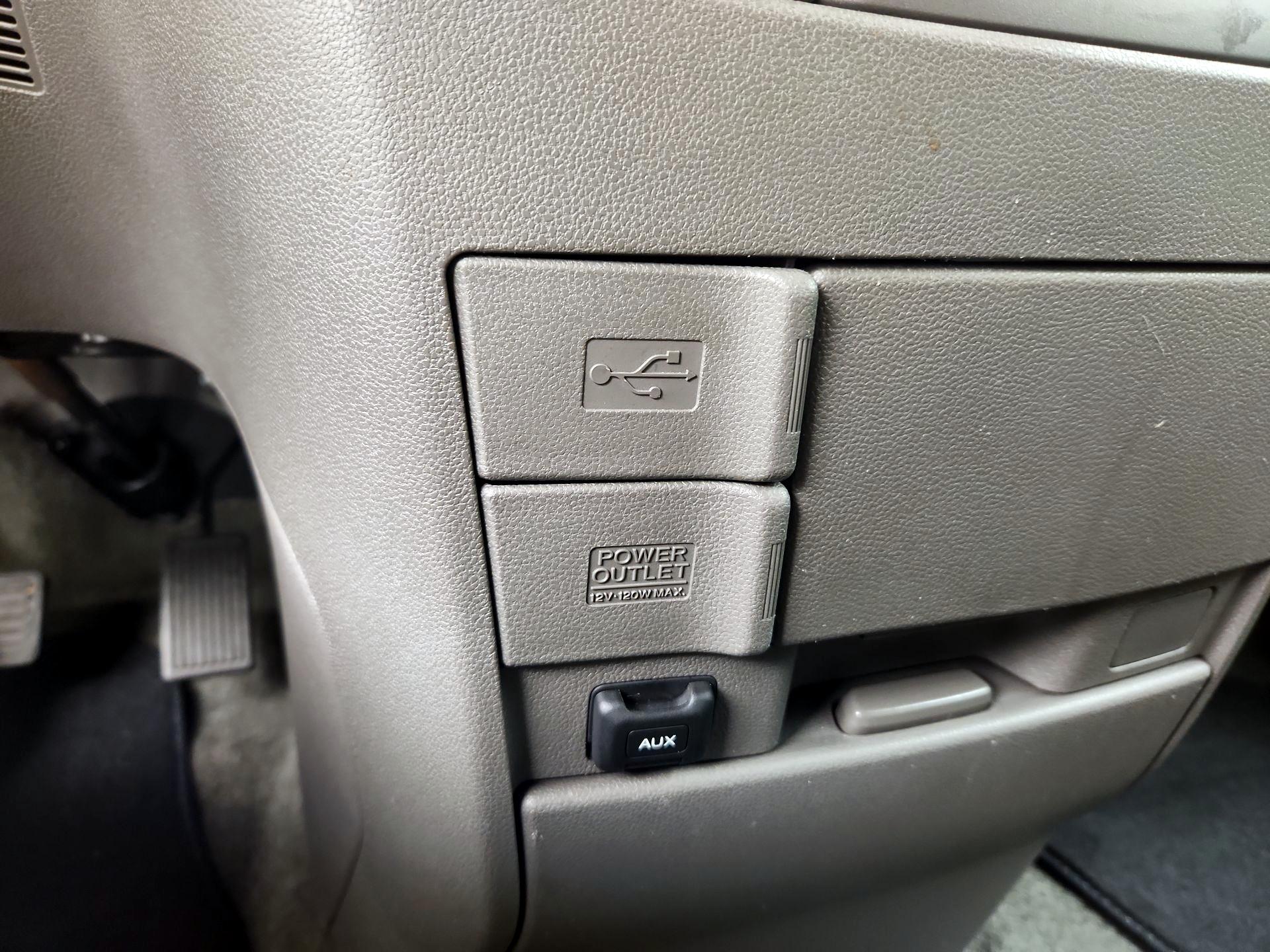 Thumbnail: 2015 Honda Odyssey - 17