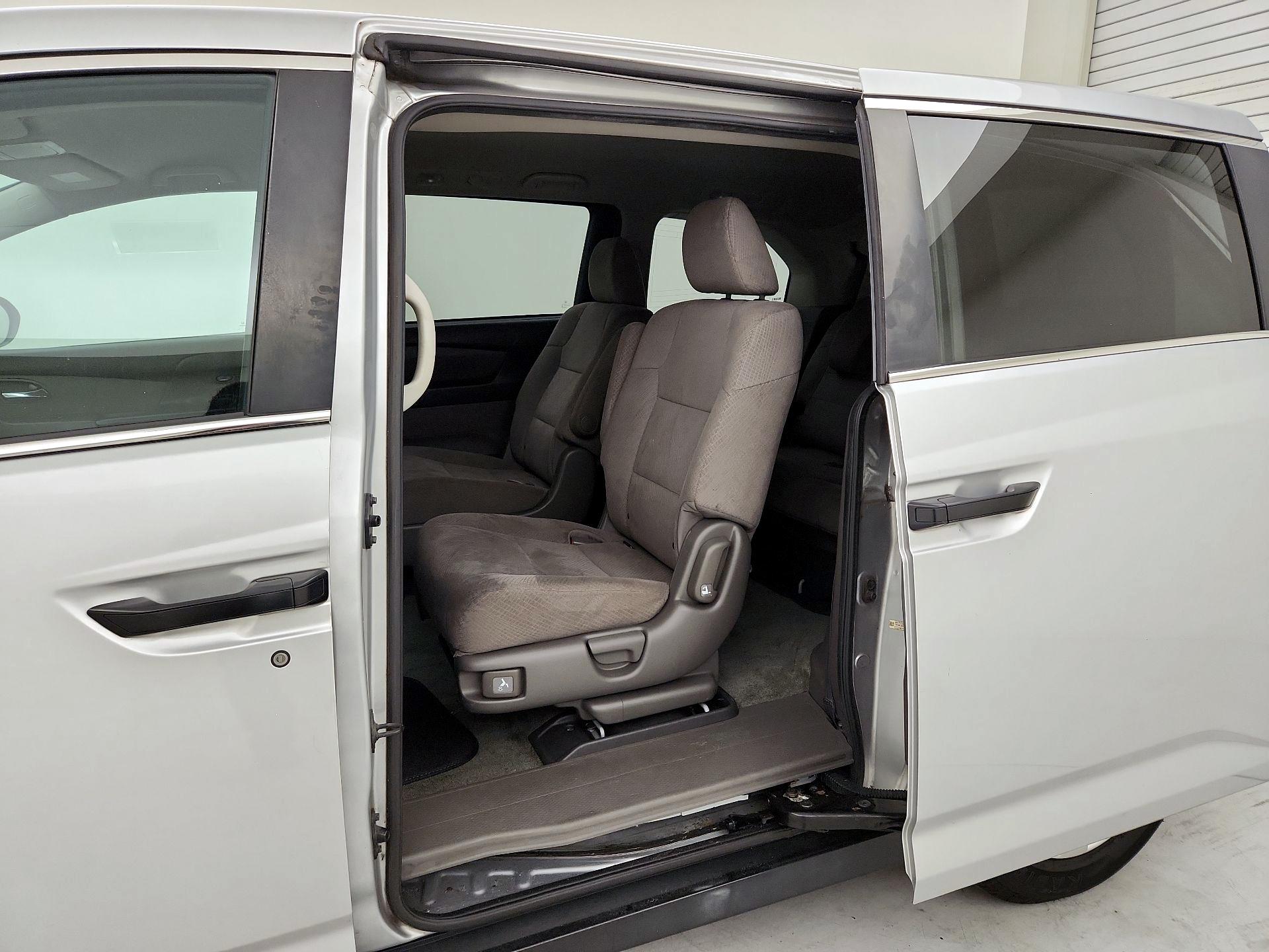 Thumbnail: 2015 Honda Odyssey - 18