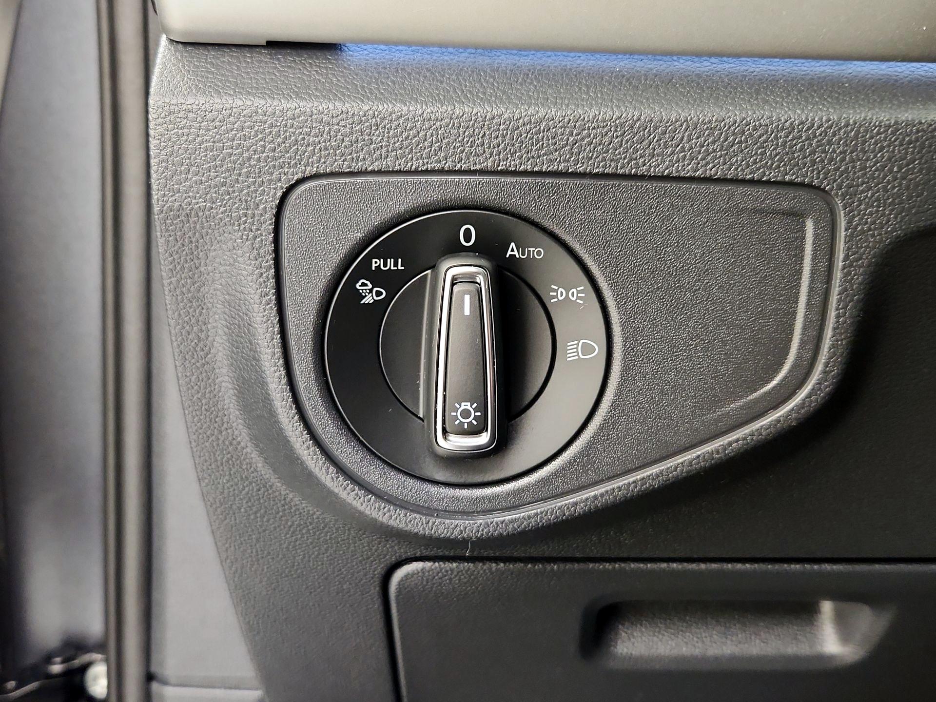 Thumbnail: 2021 Volkswagen Atlas - 13