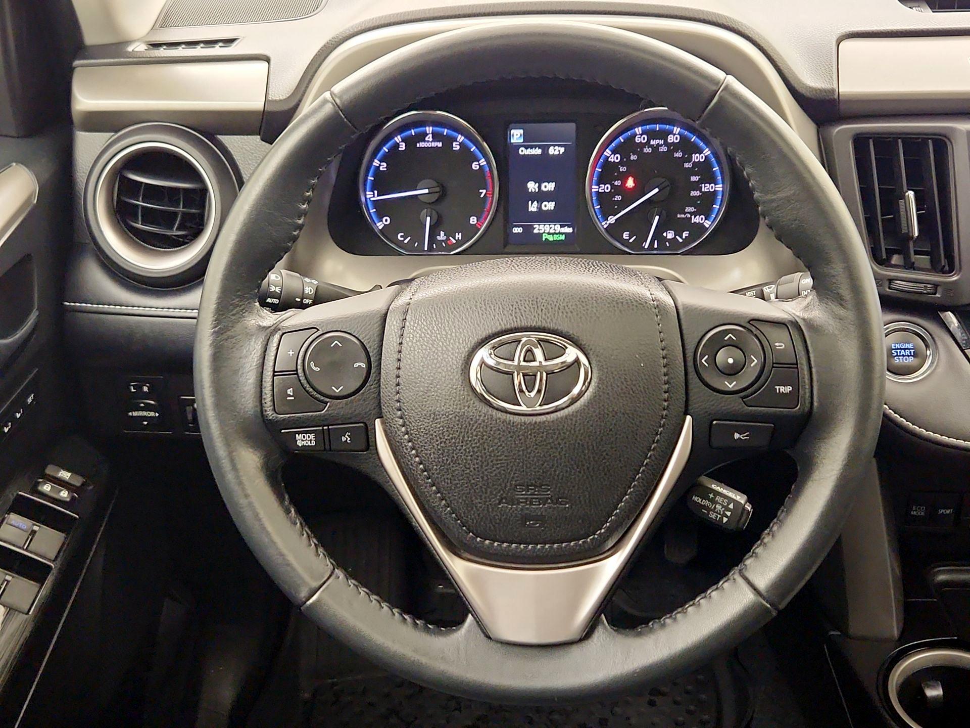 Thumbnail: 2018 Toyota RAV4 - 10