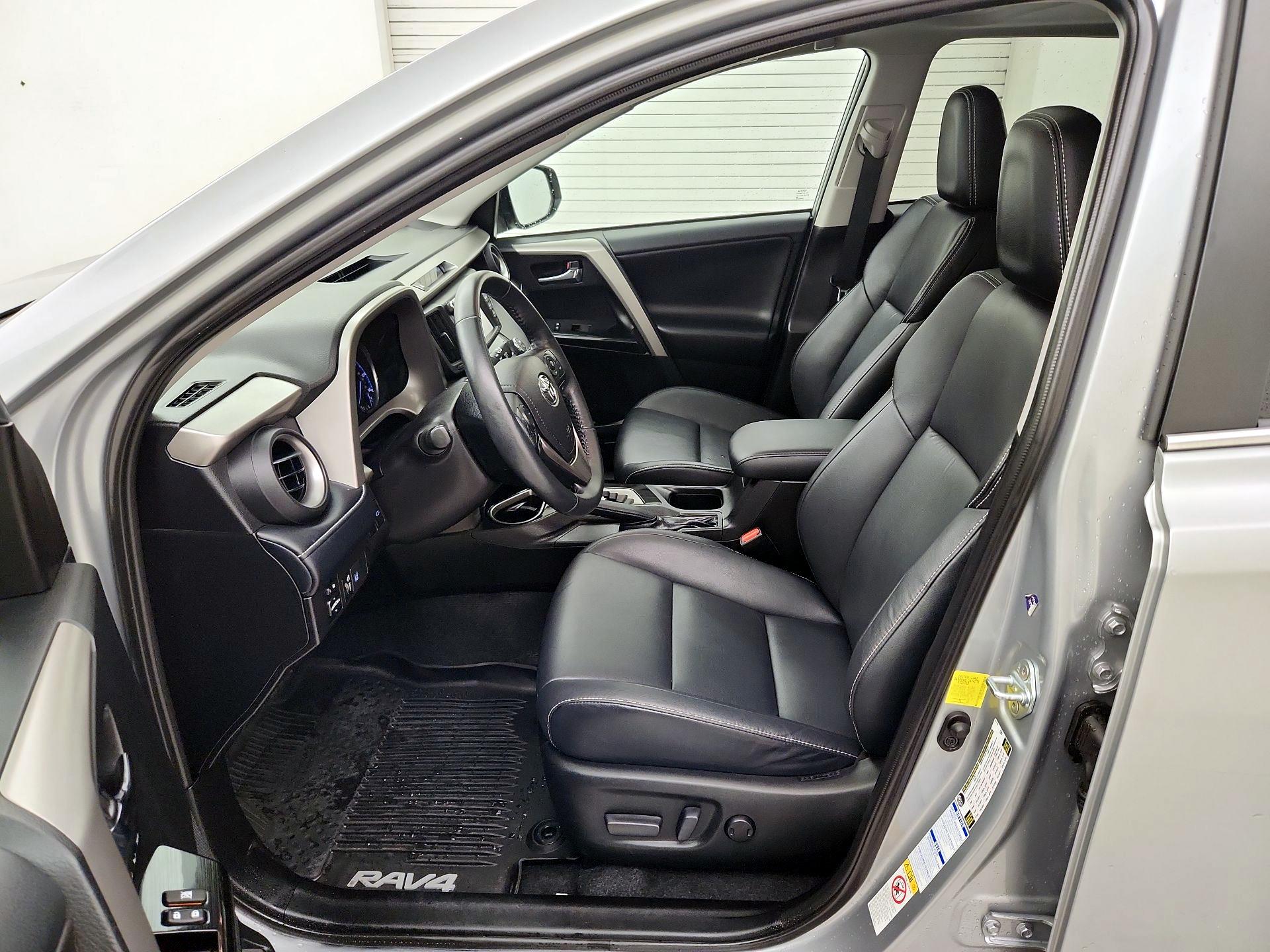 Thumbnail: 2018 Toyota RAV4 - 11