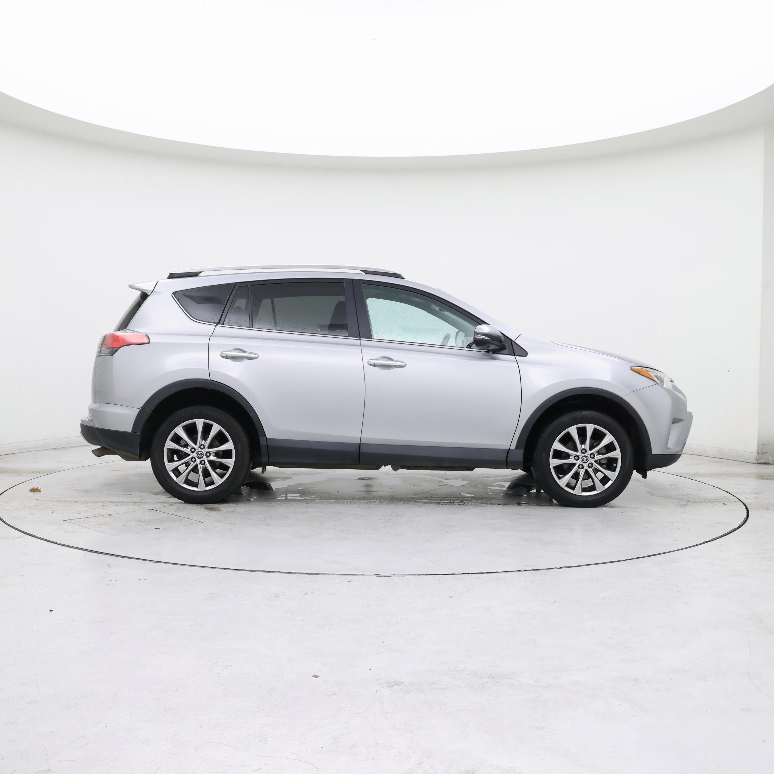 Thumbnail: 2018 Toyota RAV4 - 7