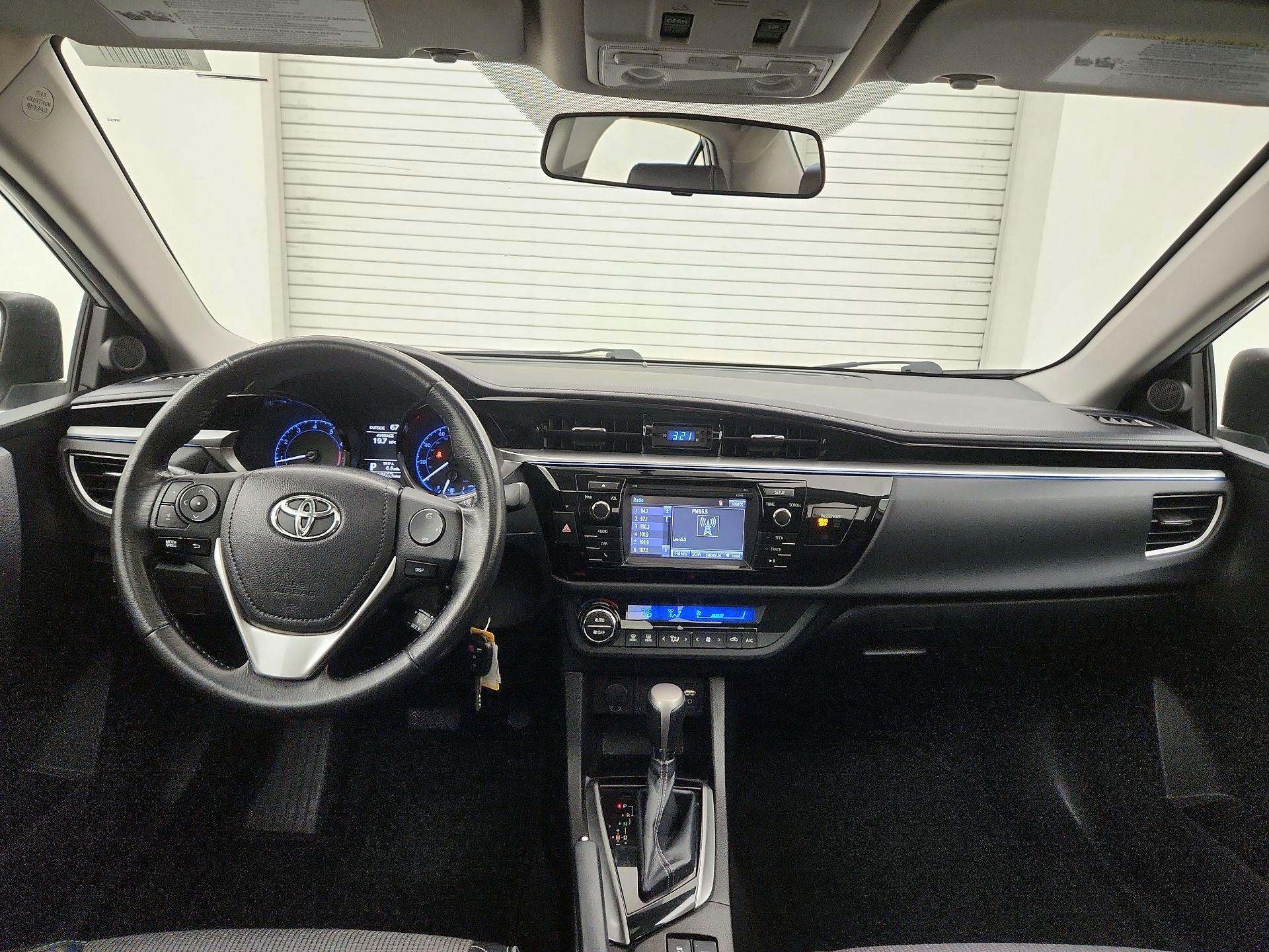 Thumbnail: 2015 Toyota Corolla - 9