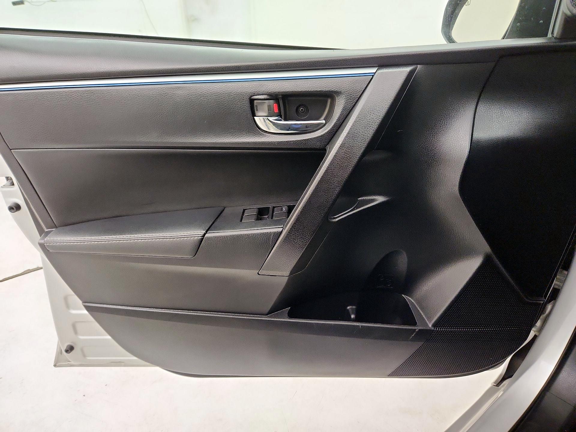 Thumbnail: 2015 Toyota Corolla - 12