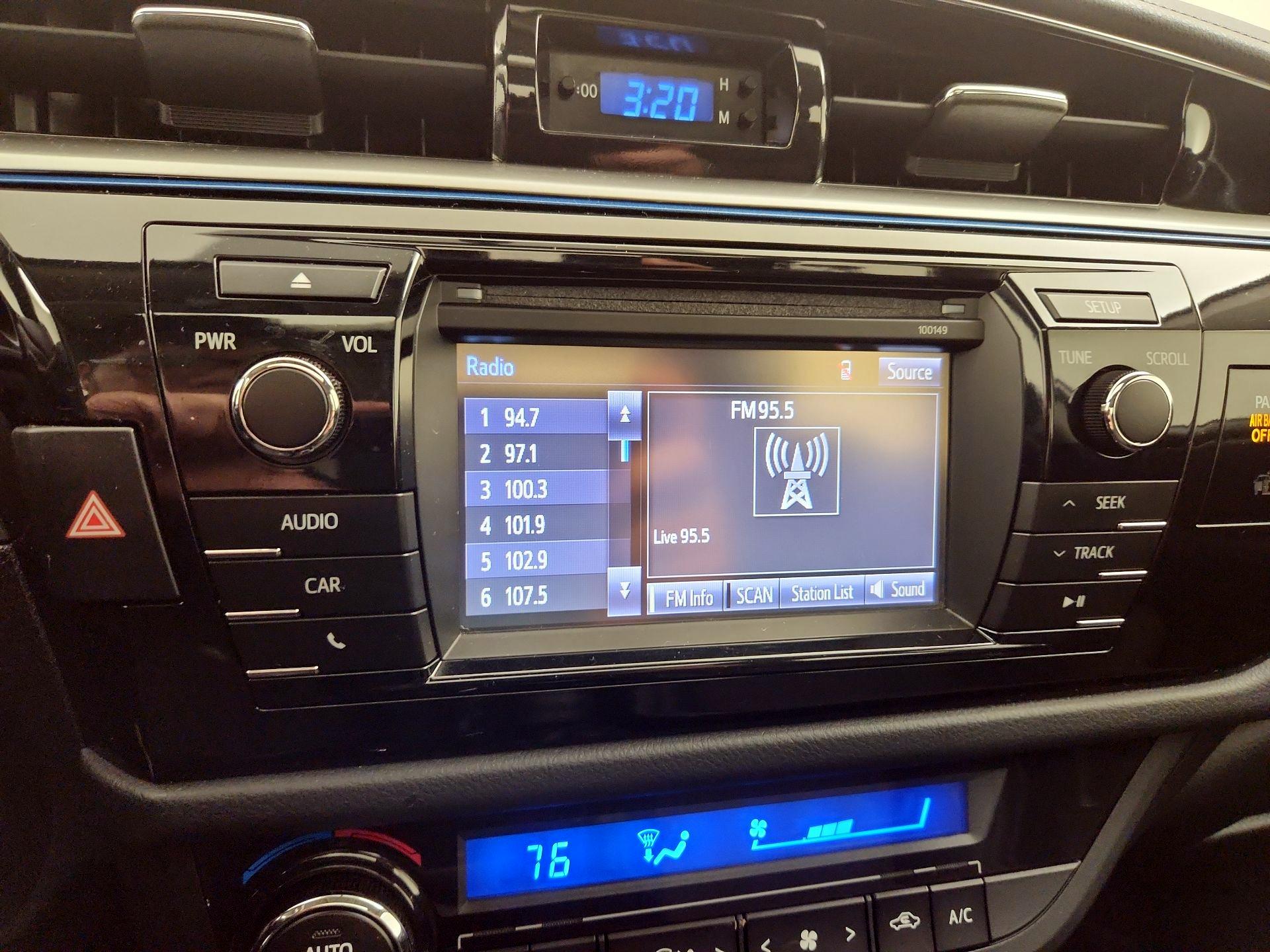 Thumbnail: 2015 Toyota Corolla - 15