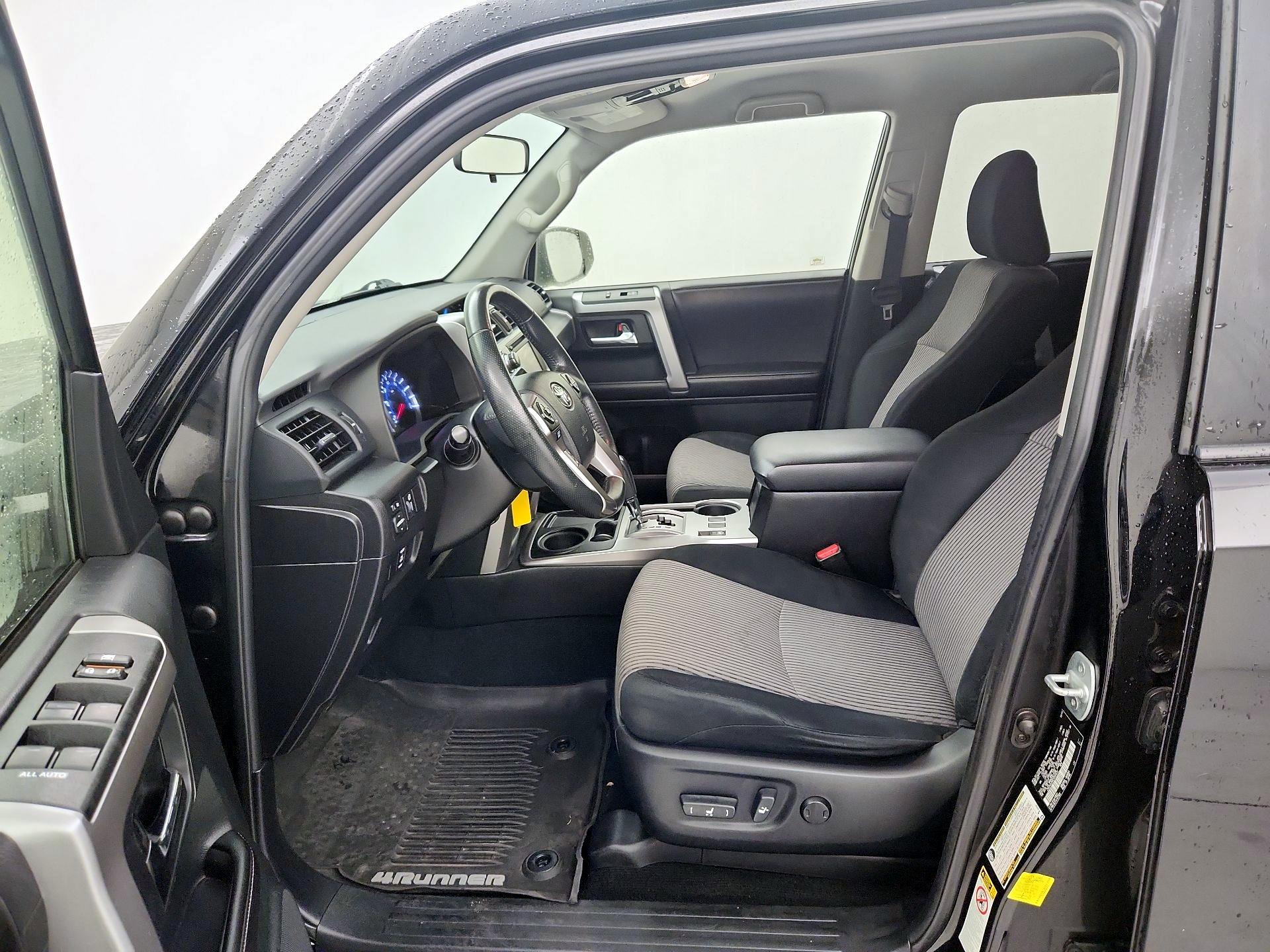 Thumbnail: 2015 Toyota 4Runner - 11