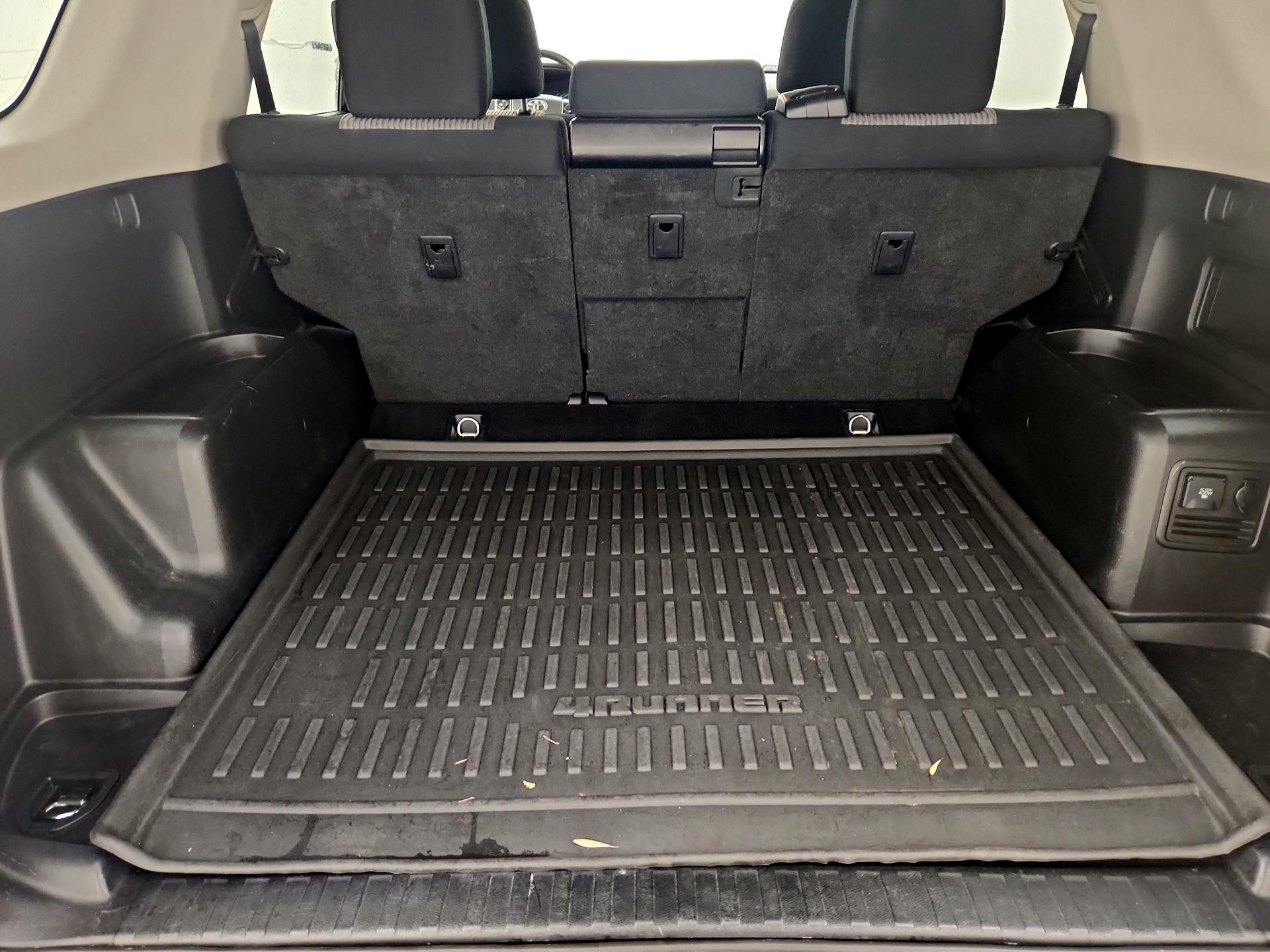 Thumbnail: 2015 Toyota 4Runner - 20