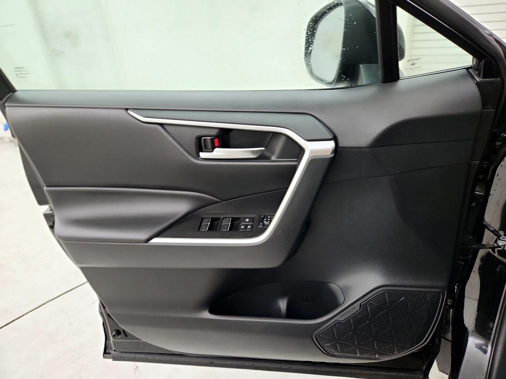 Thumbnail: 2023 Toyota RAV4 - 12