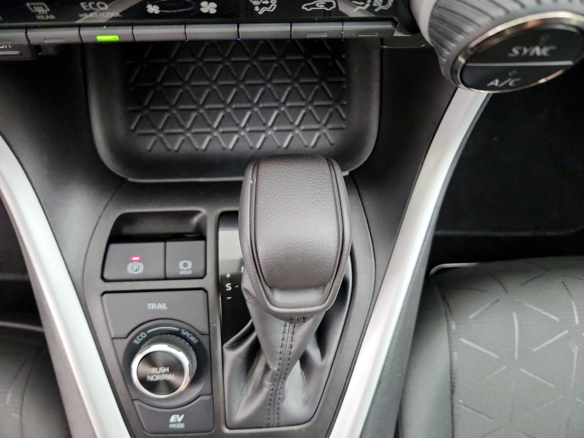 Thumbnail: 2023 Toyota RAV4 - 17