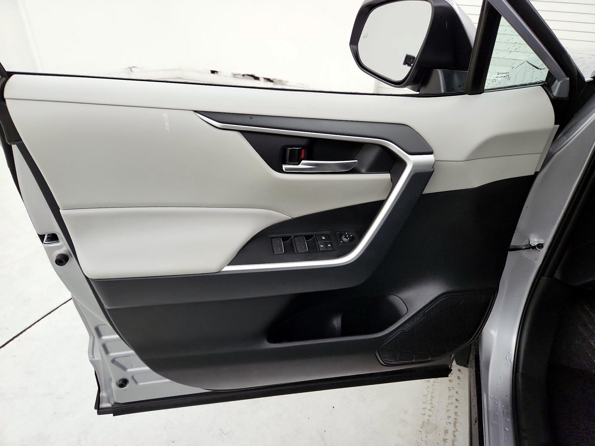 Thumbnail: 2024 Toyota RAV4 - 12