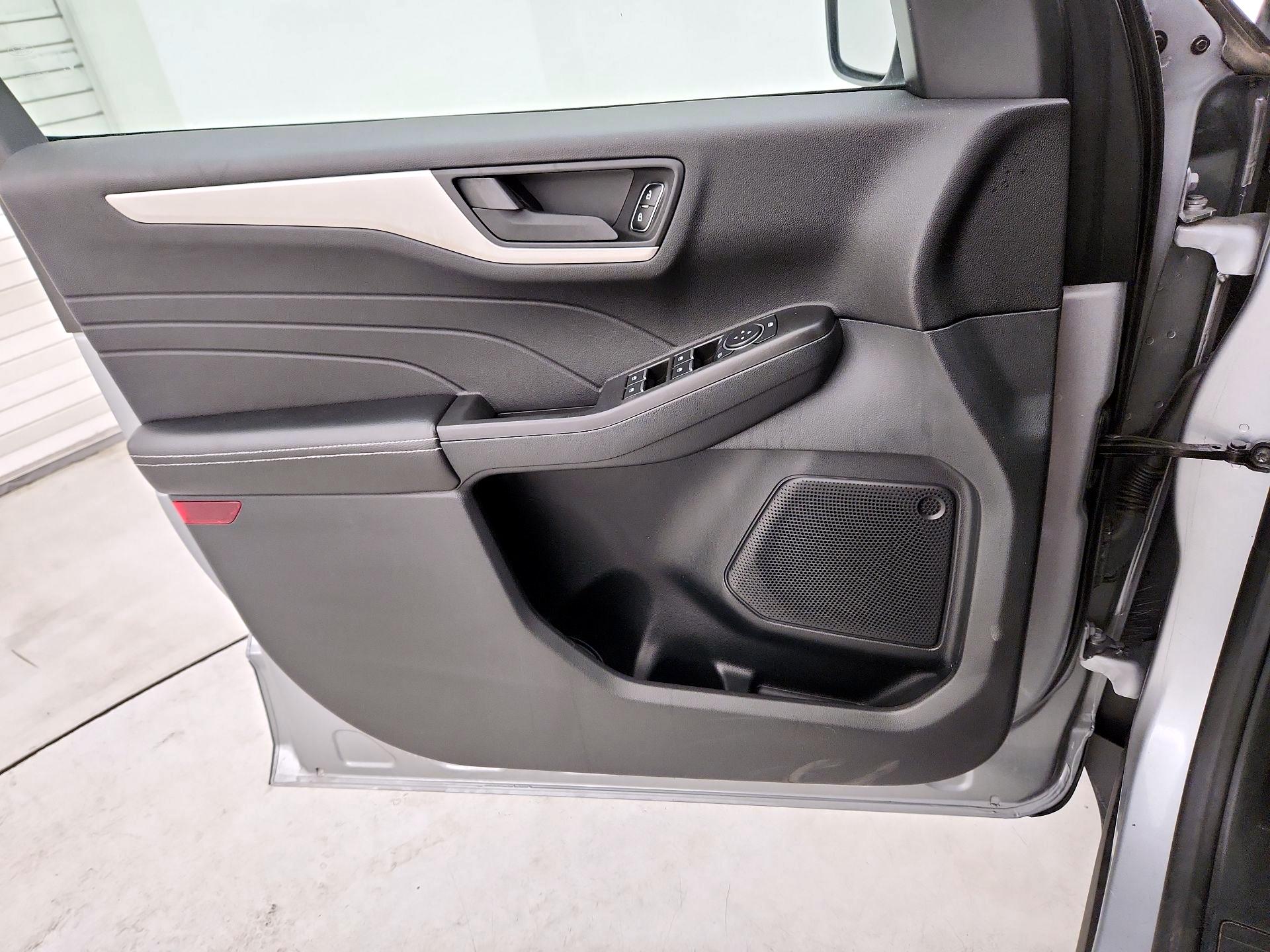 Thumbnail: 2021 Ford Escape - 12