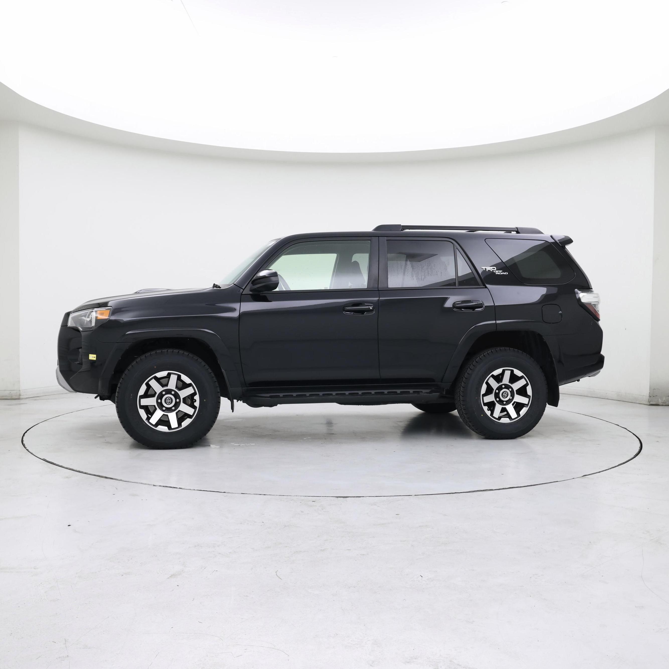 Thumbnail: 2020 Toyota 4Runner - 3