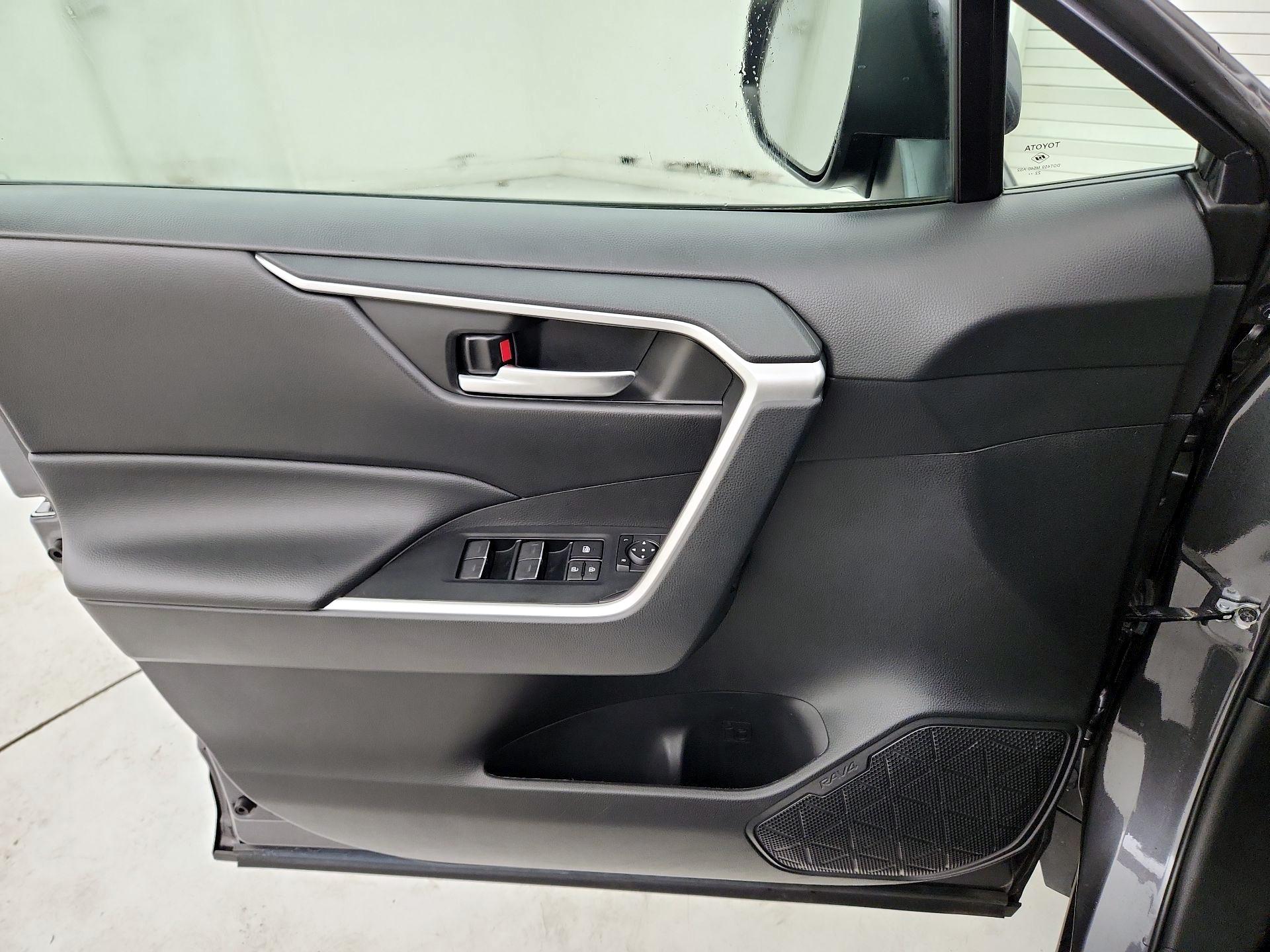 Thumbnail: 2023 Toyota RAV4 - 12