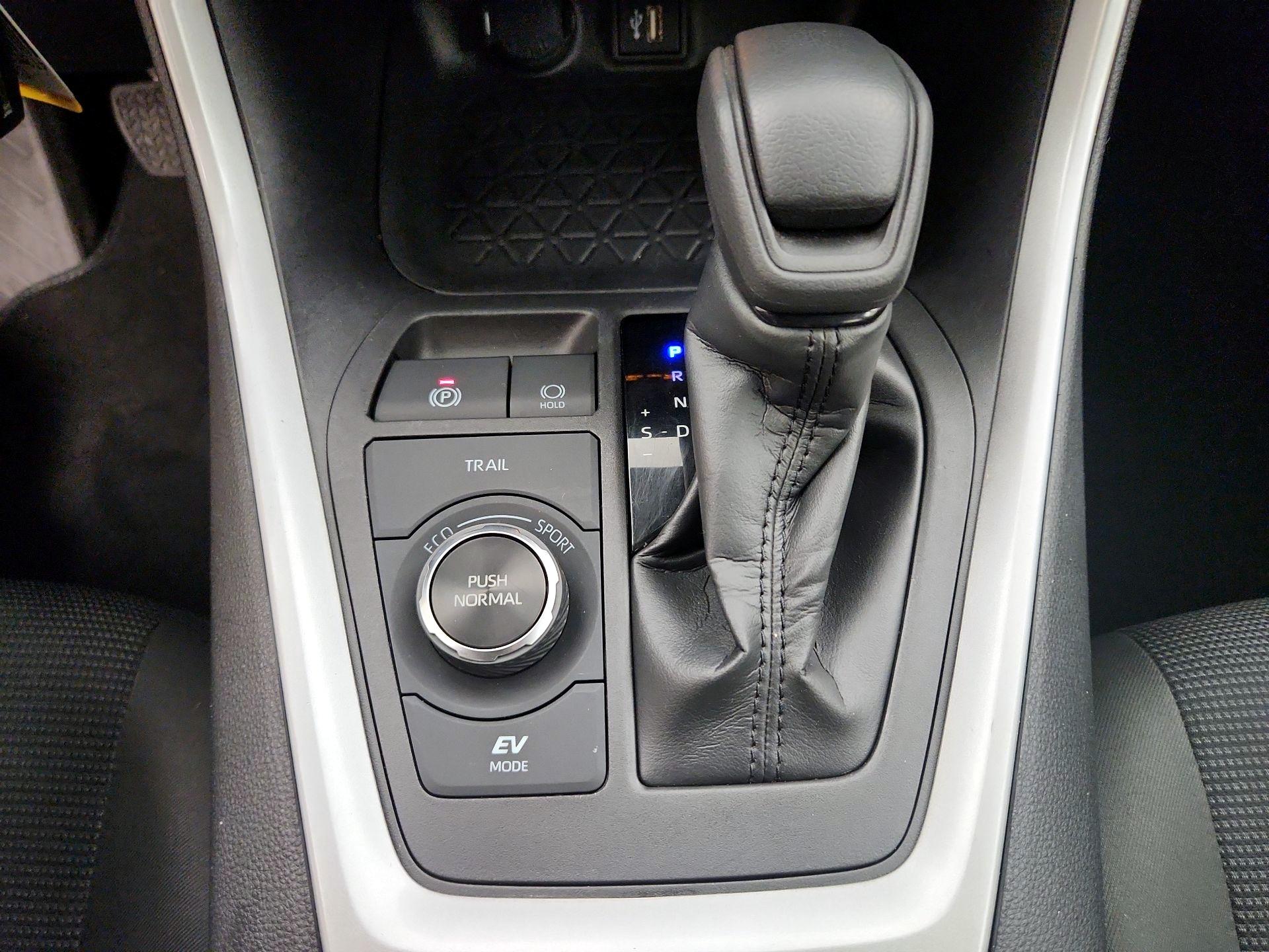 Thumbnail: 2024 Toyota RAV4 - 17