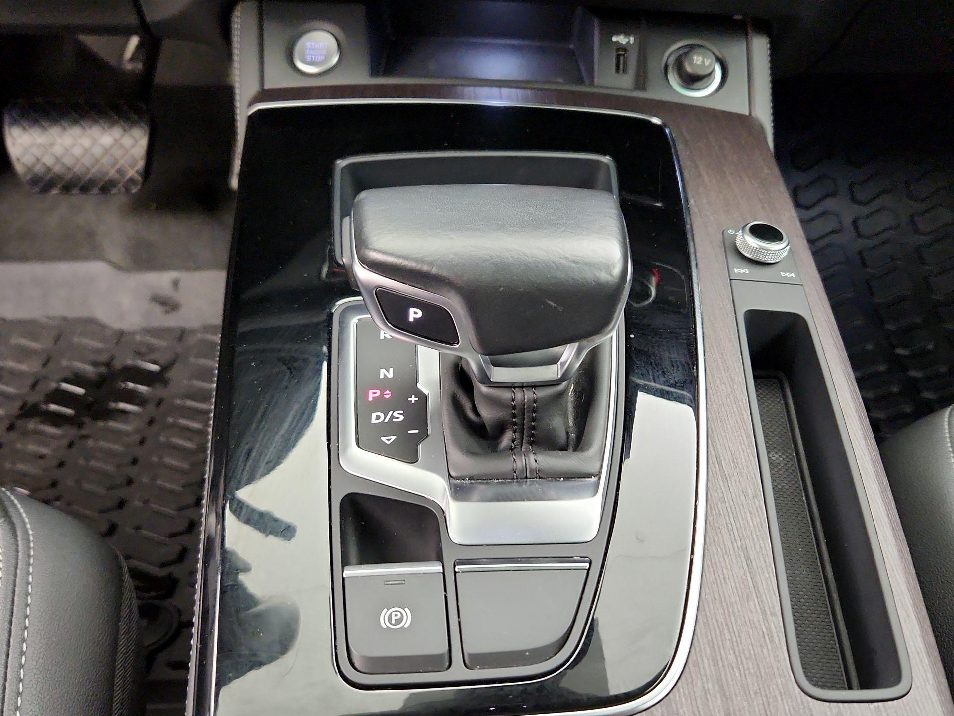 Thumbnail: 2022 Audi Q5 - 17