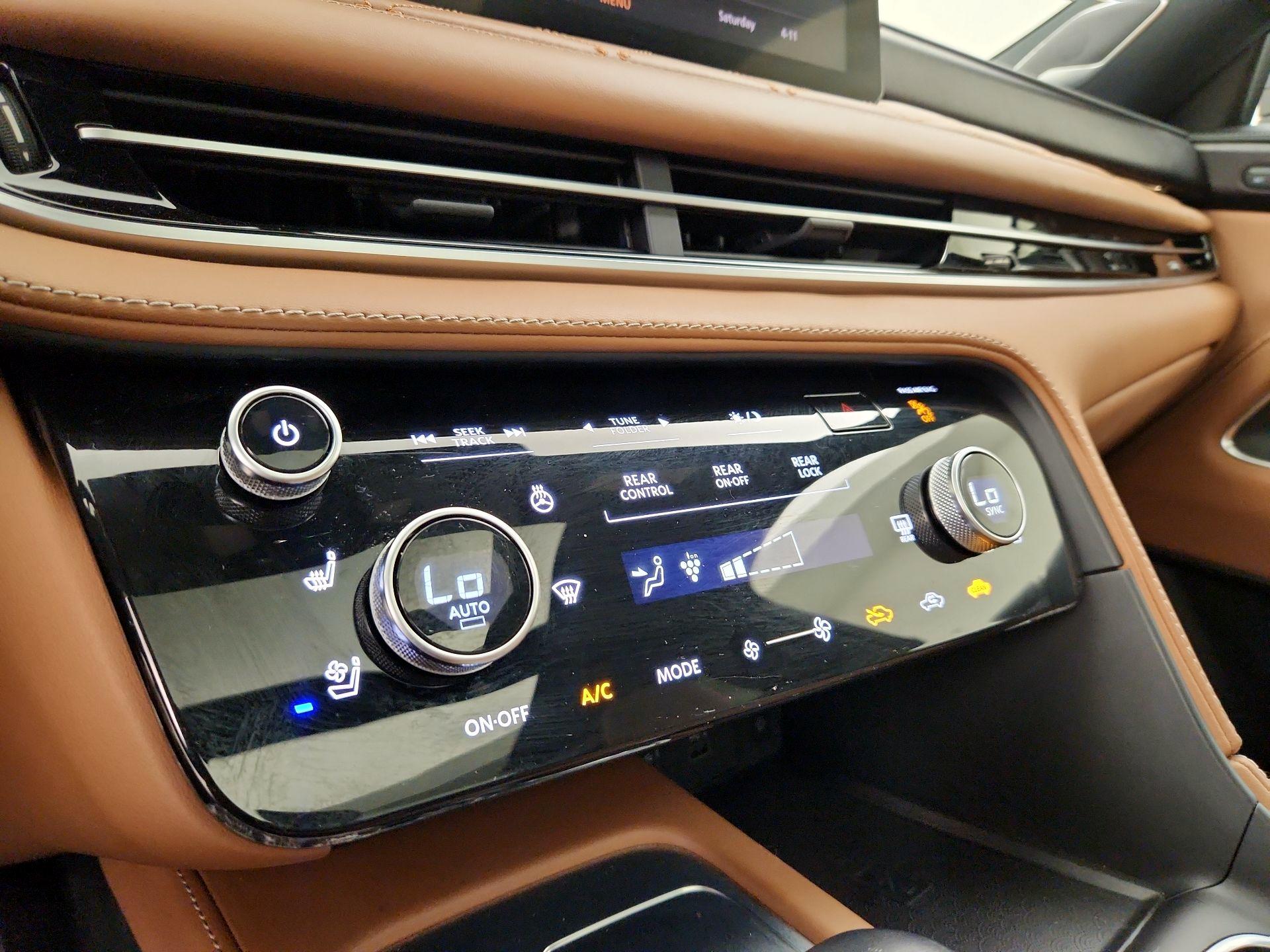 Thumbnail: 2023 INFINITI QX60 - 17