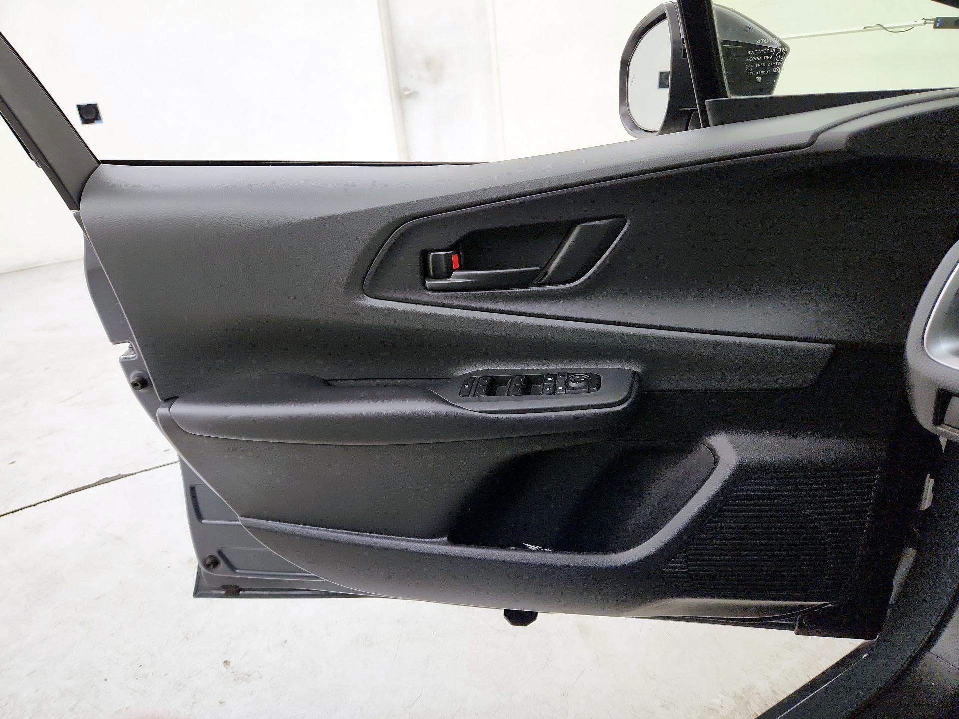 Thumbnail: 2023 Toyota Prius - 12