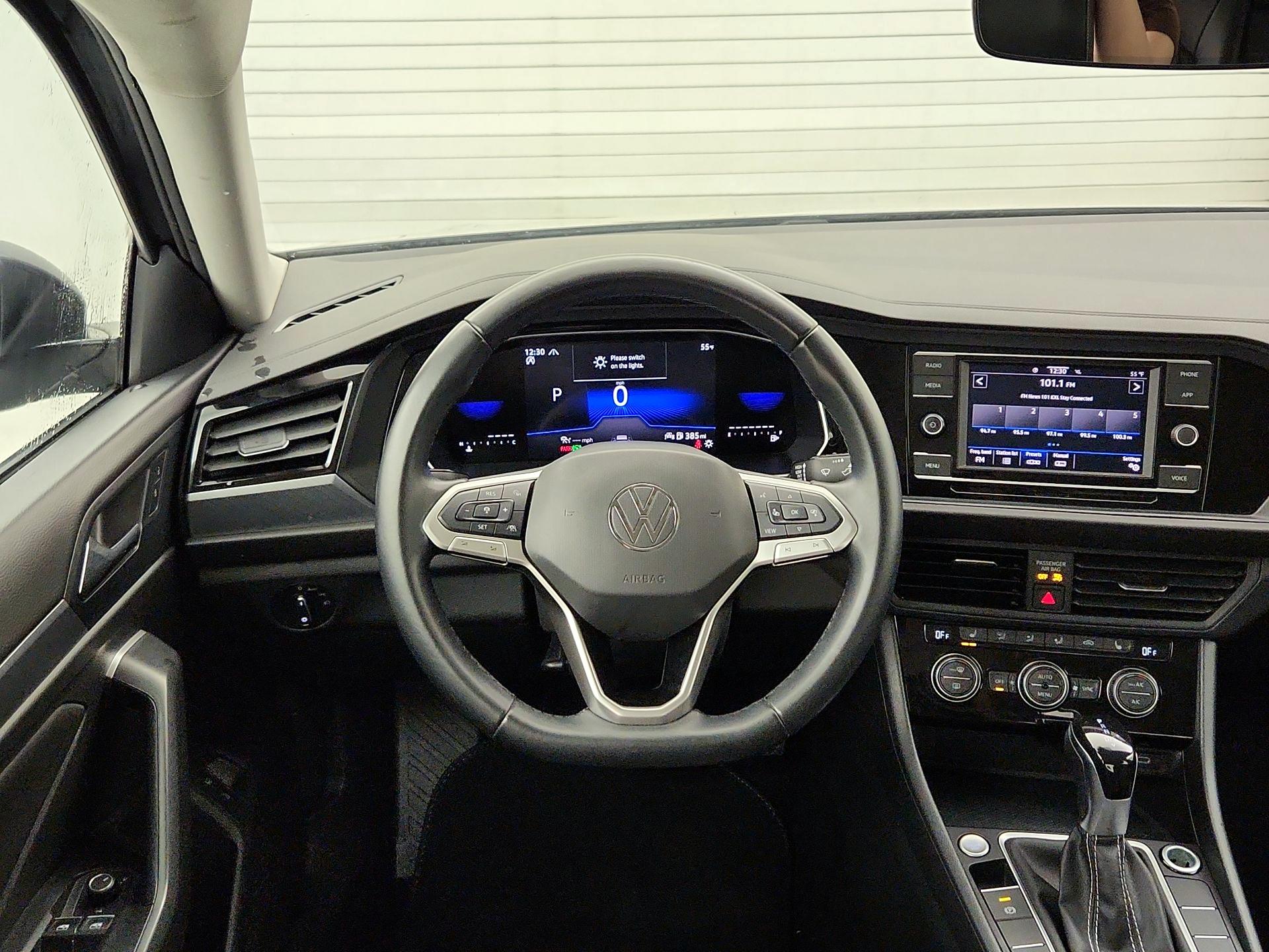 Thumbnail: 2024 Volkswagen Jetta - 10