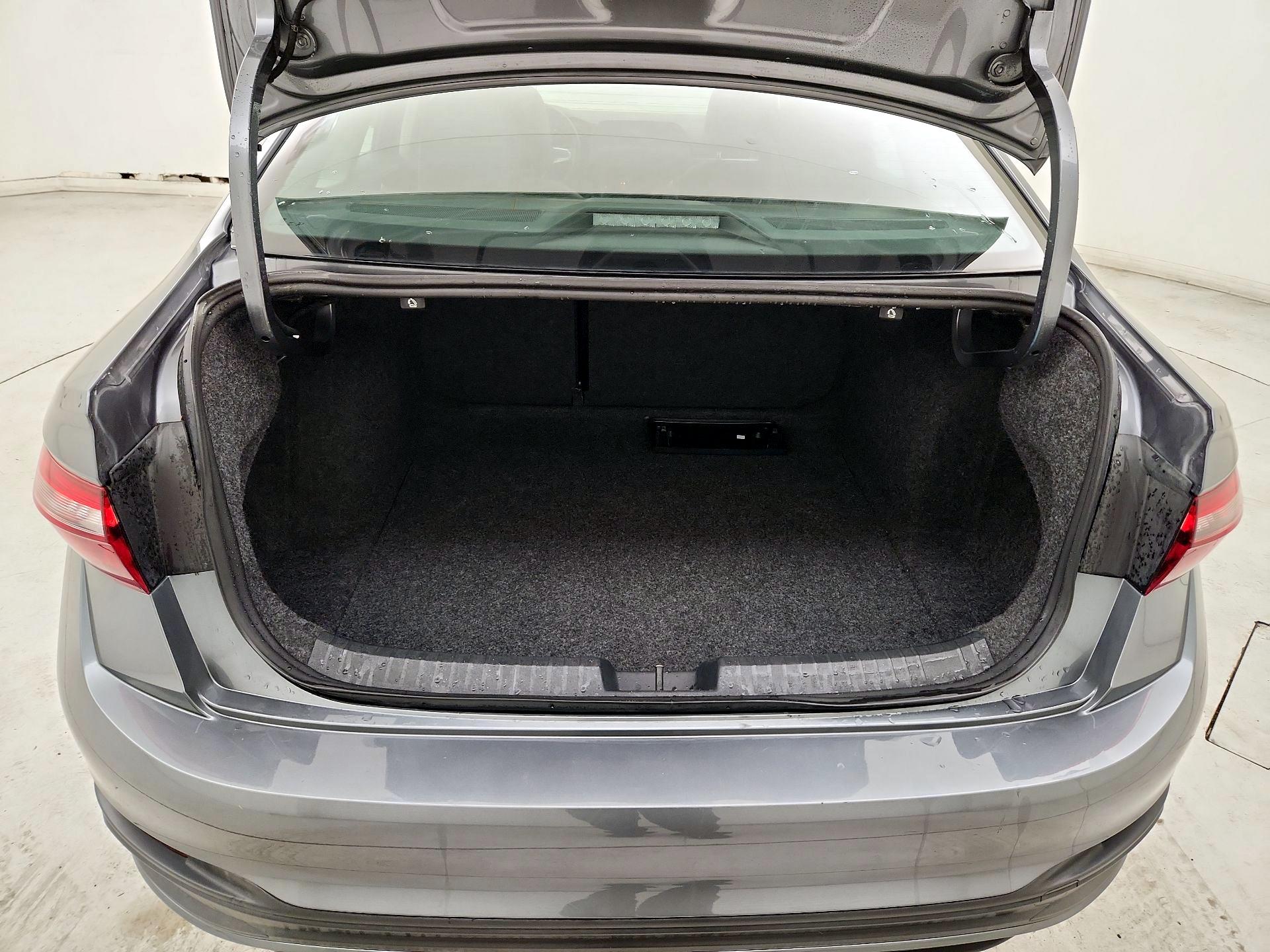 Thumbnail: 2024 Volkswagen Jetta - 20