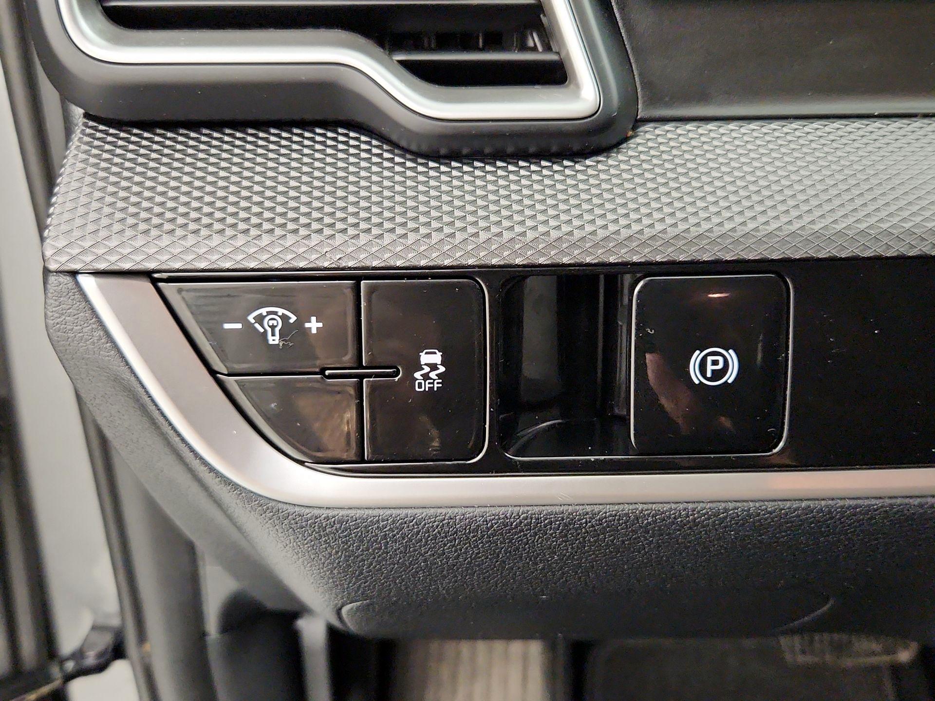 Thumbnail: 2023 Kia Sportage - 13