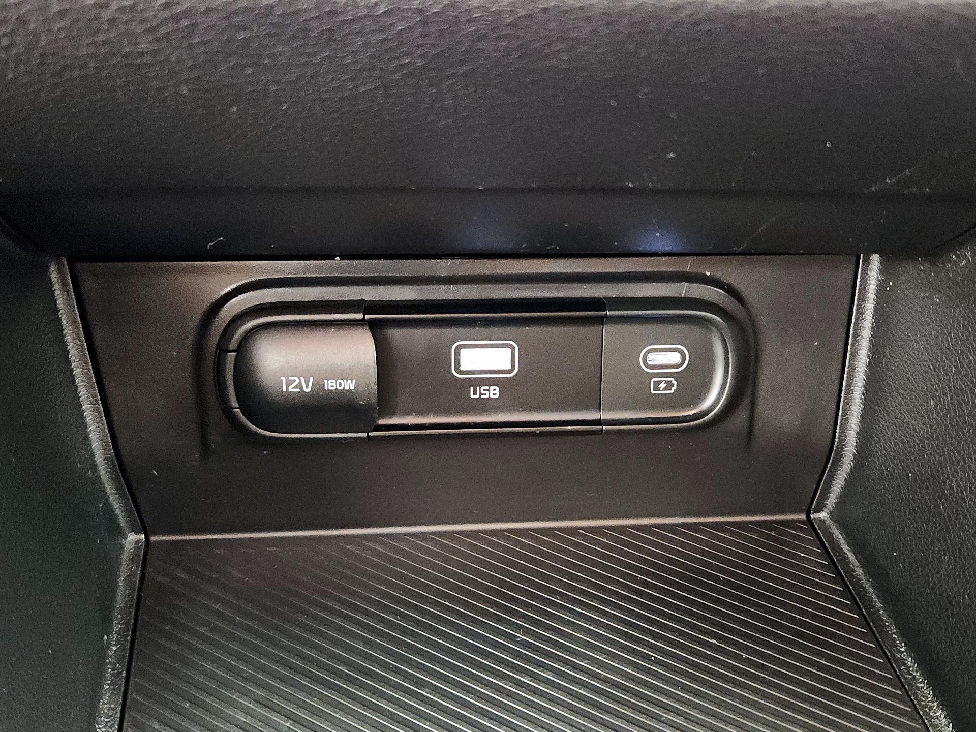 Thumbnail: 2023 Kia Sportage - 18