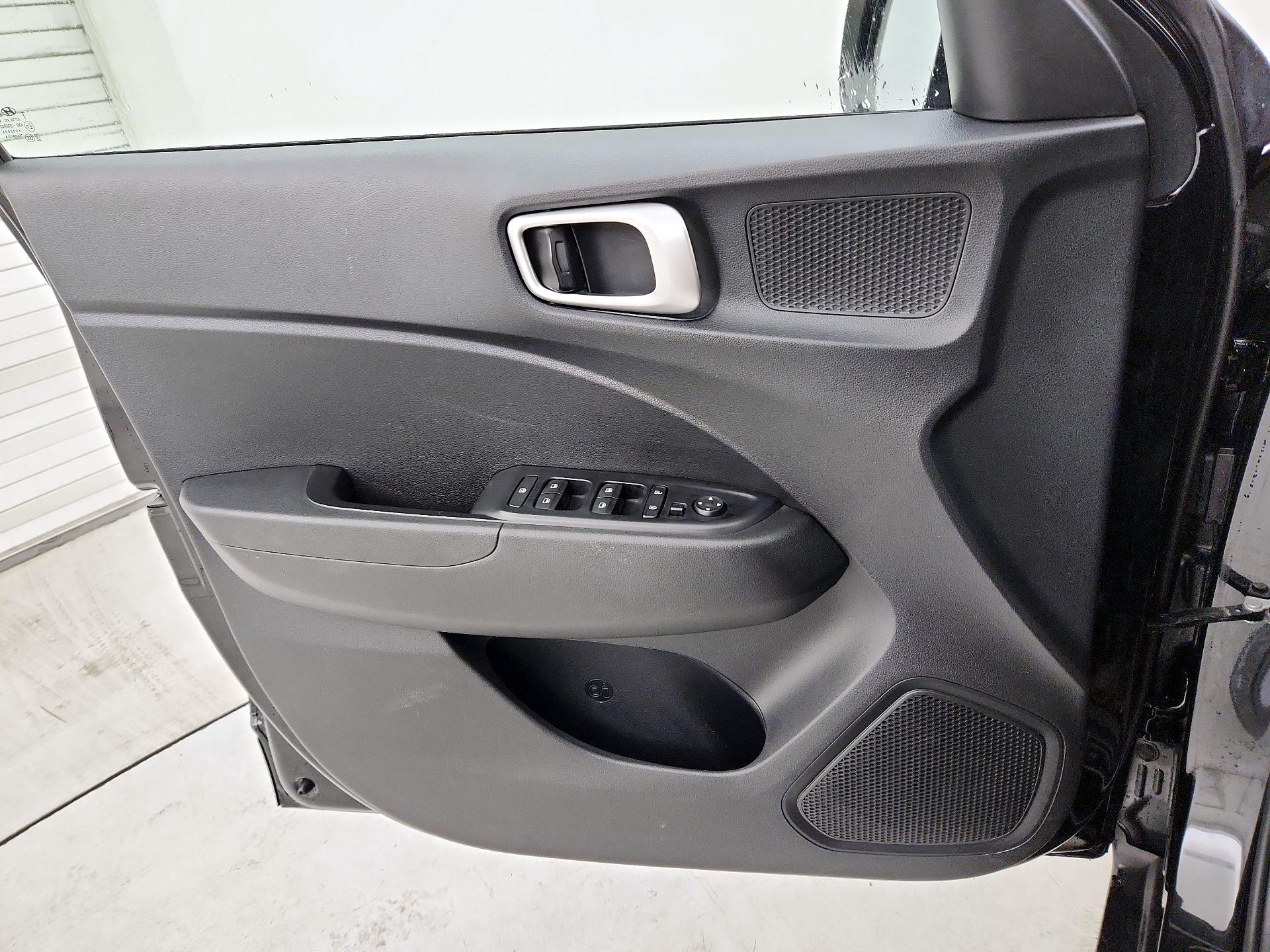 Thumbnail: 2021 Hyundai Venue - 12