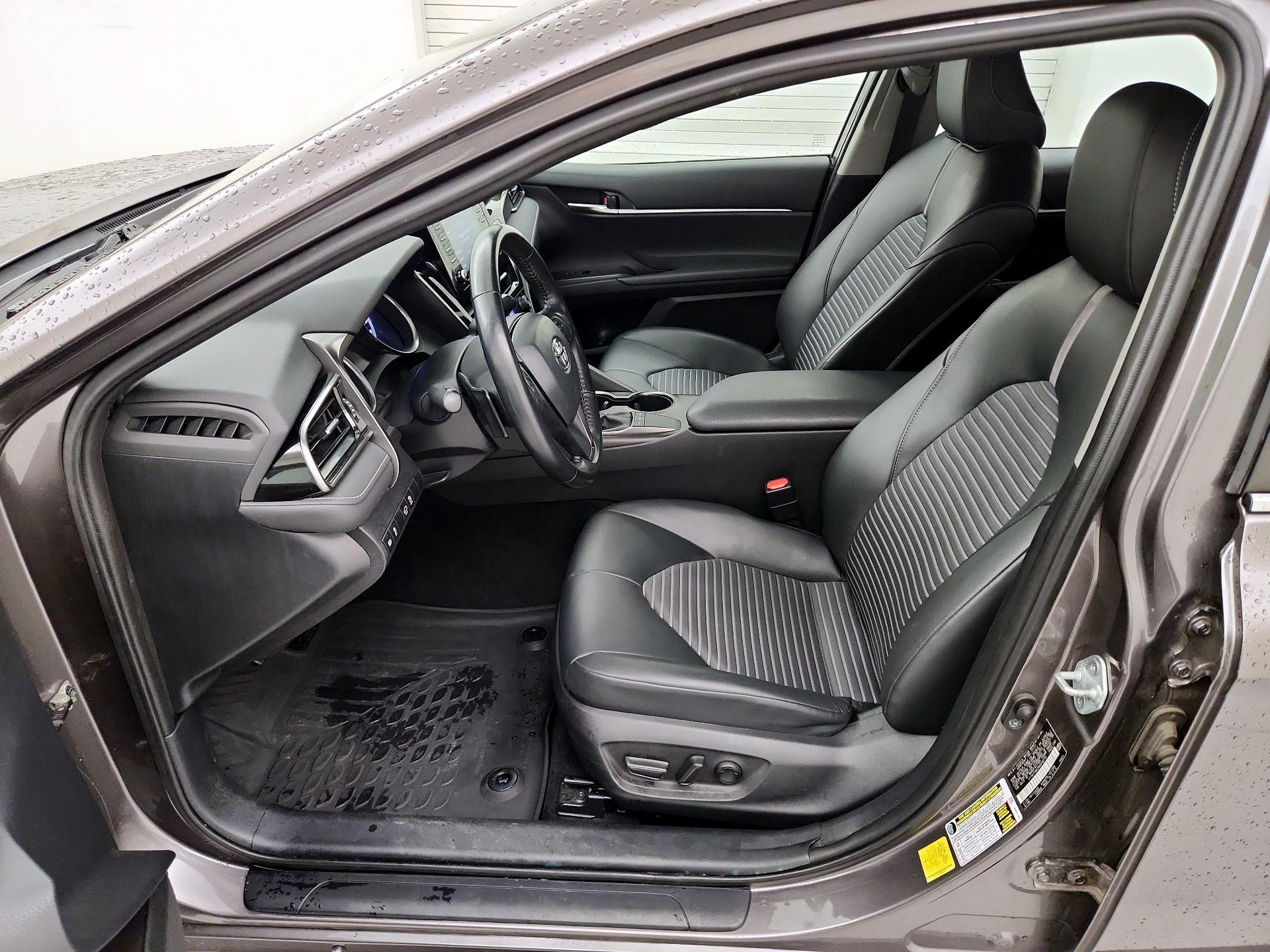 Thumbnail: 2022 Toyota Camry - 11