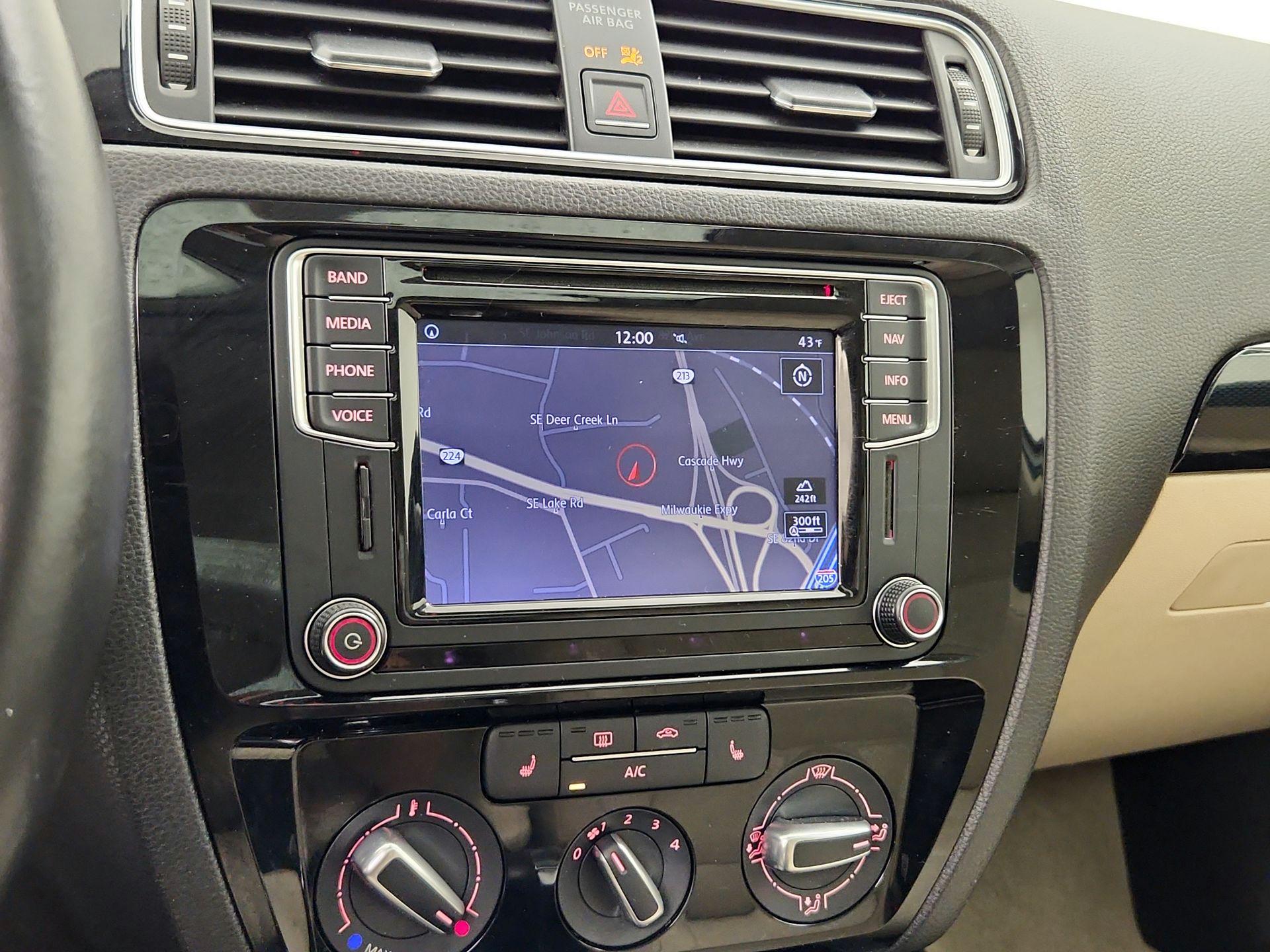 Thumbnail: 2016 Volkswagen Jetta - 14