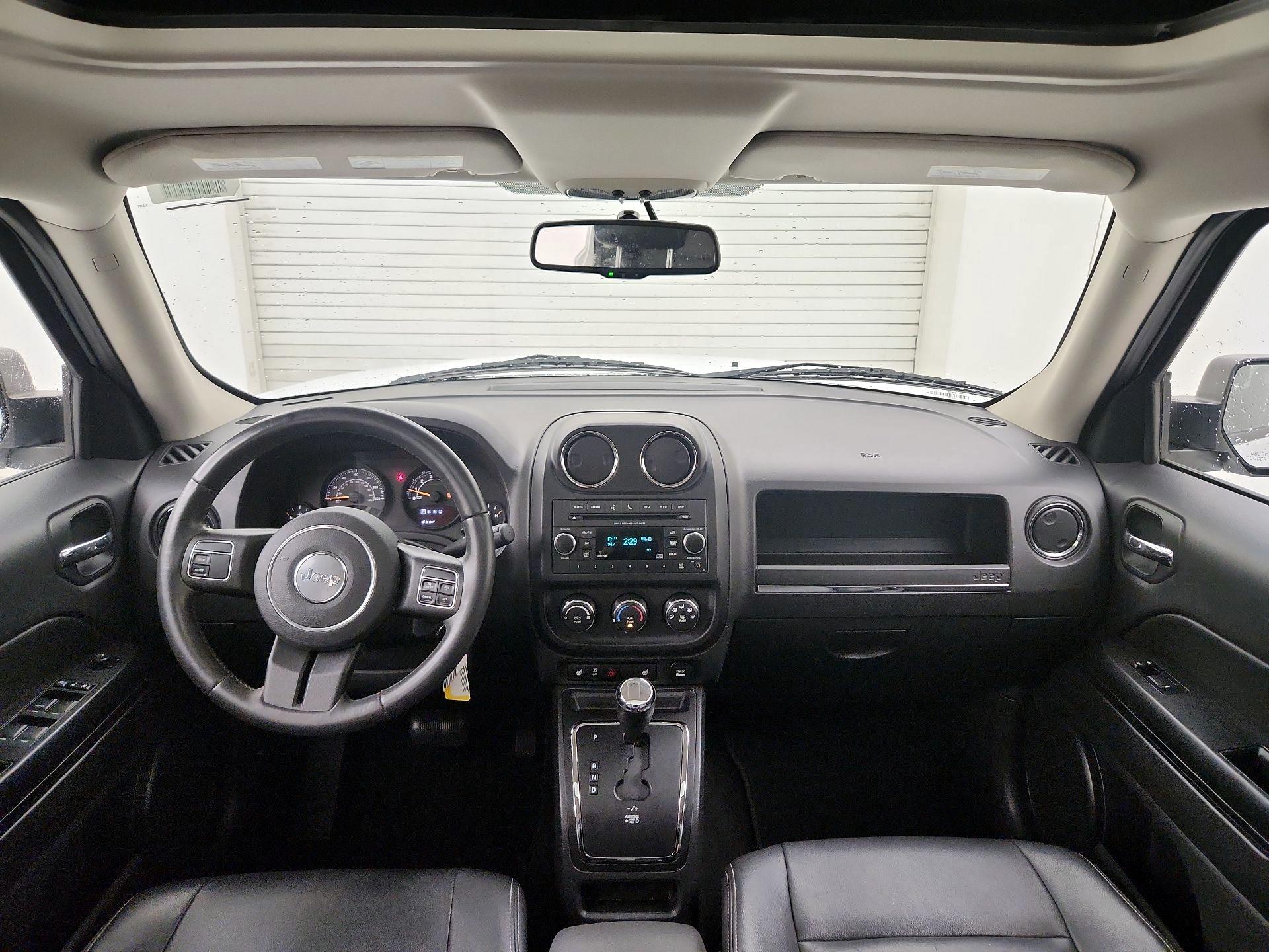 Thumbnail: 2015 Jeep Patriot - 9