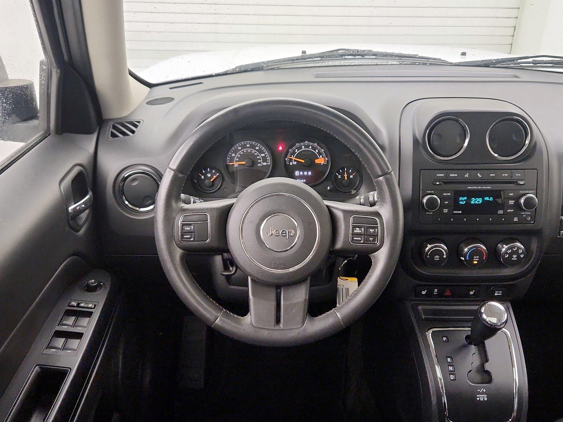 Thumbnail: 2015 Jeep Patriot - 10