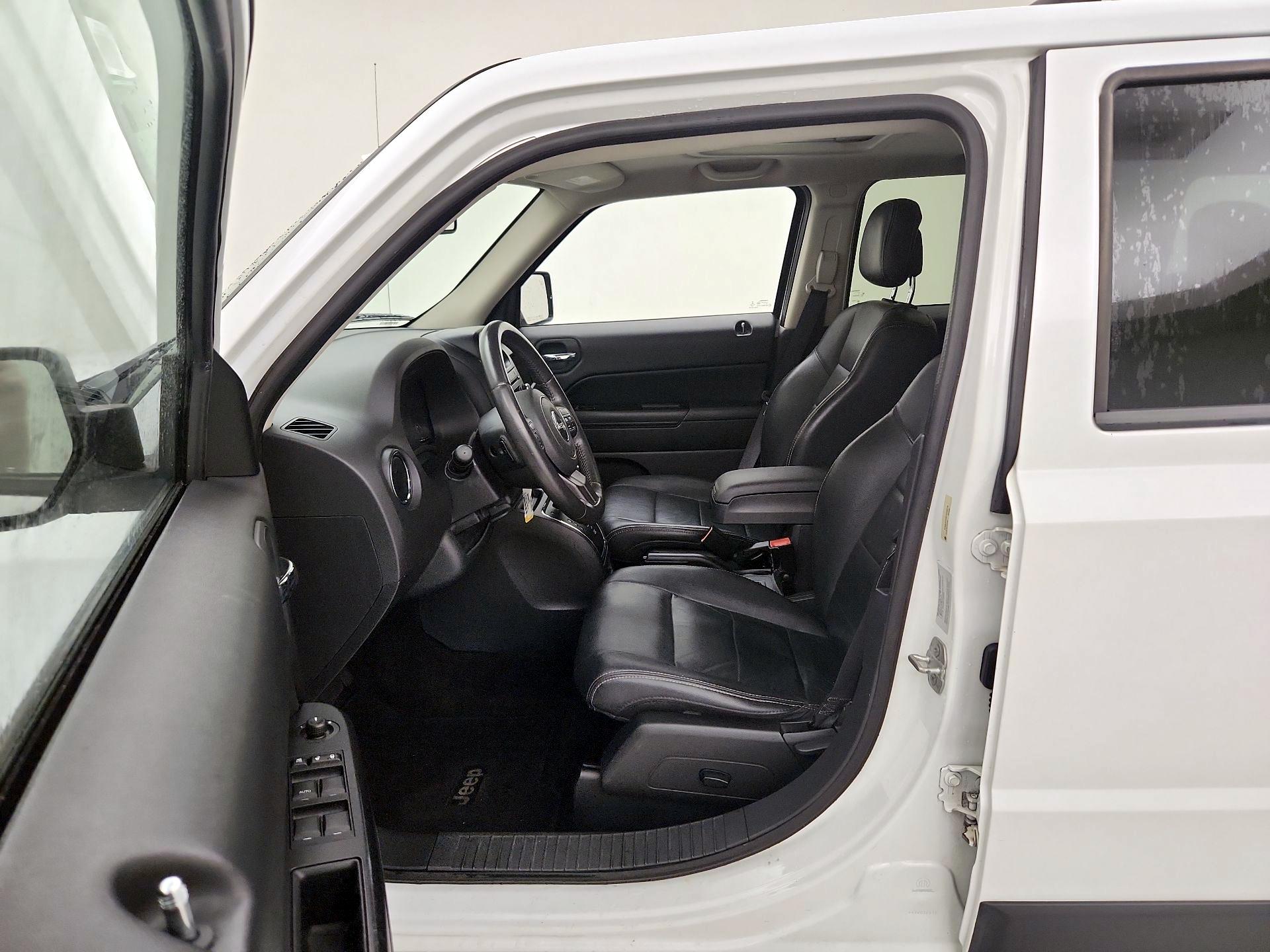 Thumbnail: 2015 Jeep Patriot - 11