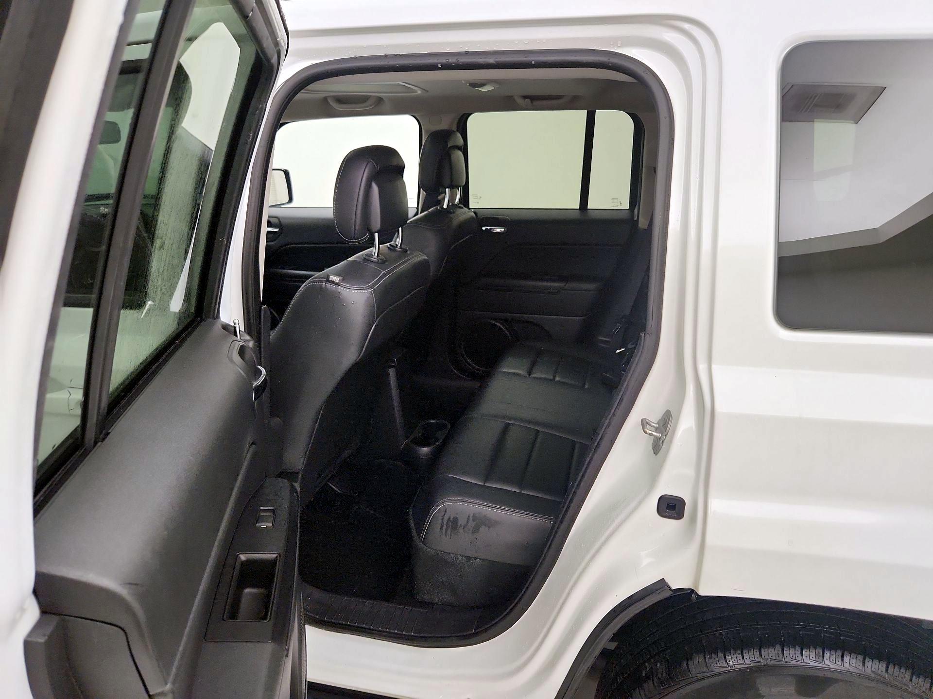 Thumbnail: 2015 Jeep Patriot - 18