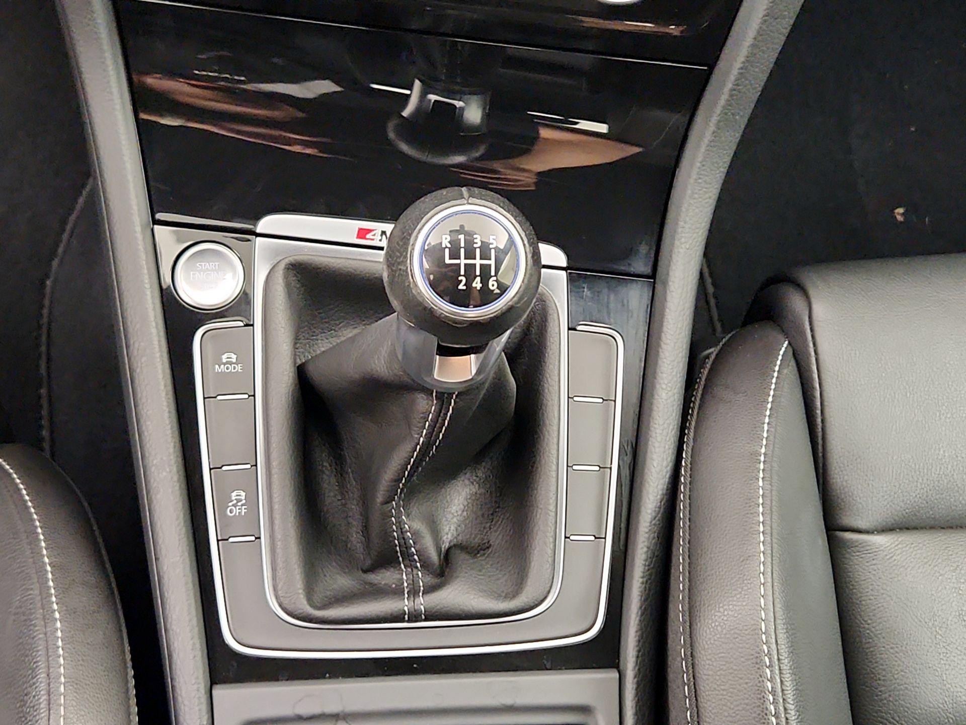 Thumbnail: 2016 Volkswagen Golf - 17