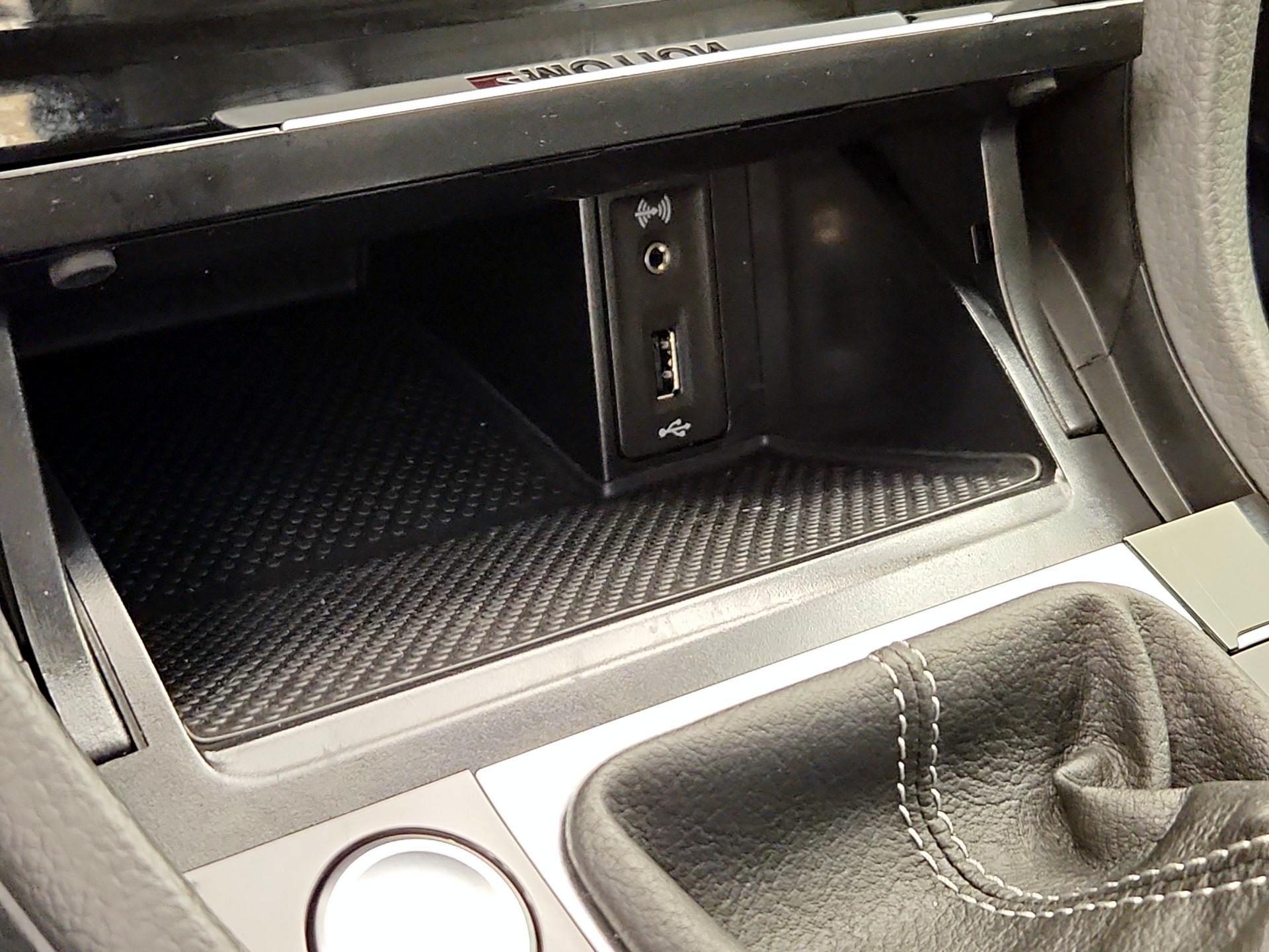 Thumbnail: 2016 Volkswagen Golf - 18