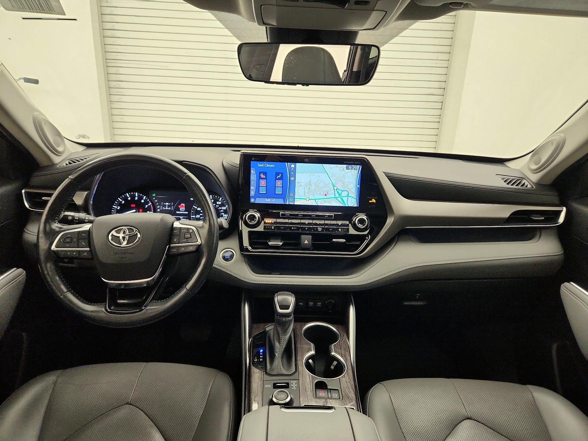 Thumbnail: 2020 Toyota Highlander - 9