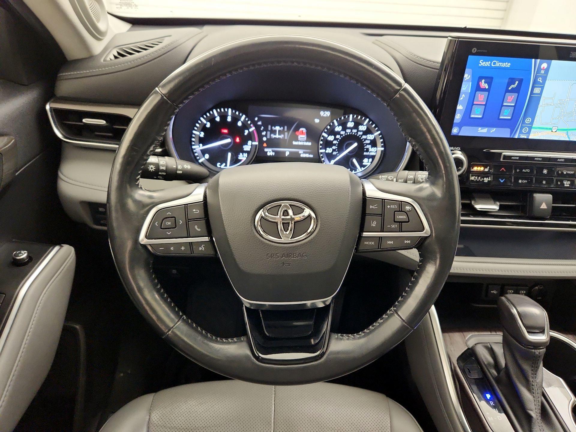 Thumbnail: 2020 Toyota Highlander - 10