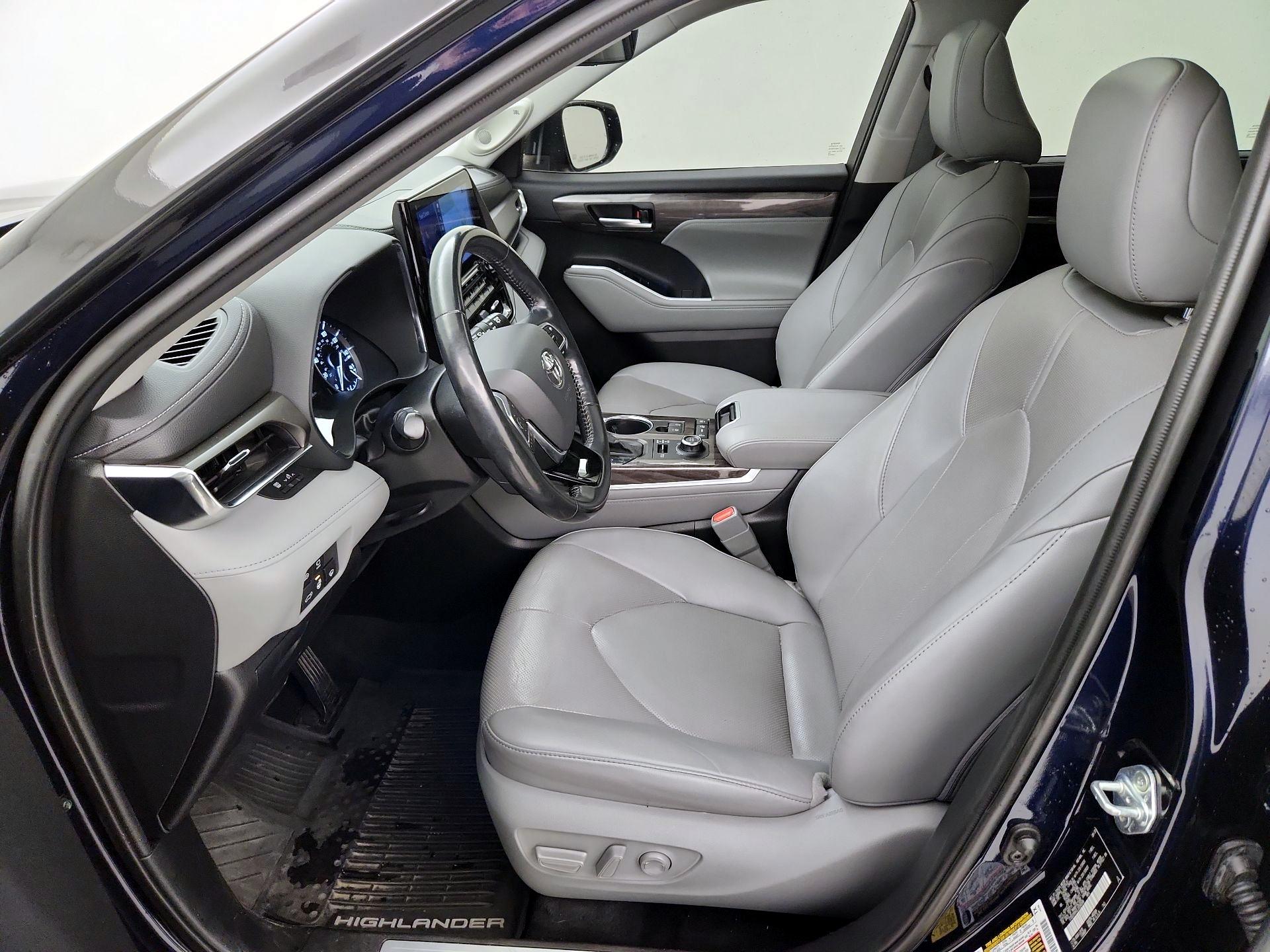 Thumbnail: 2020 Toyota Highlander - 11