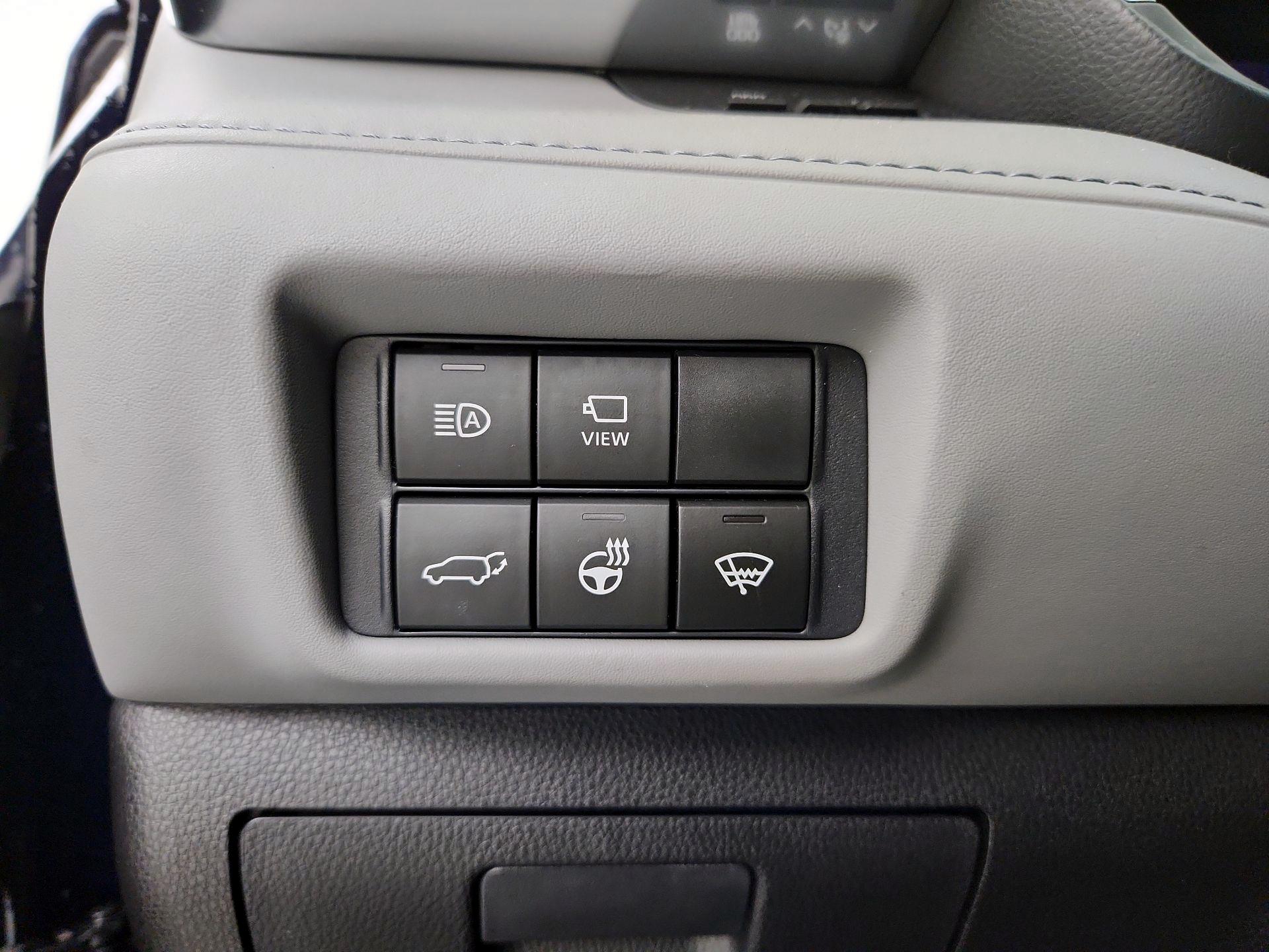 Thumbnail: 2020 Toyota Highlander - 13