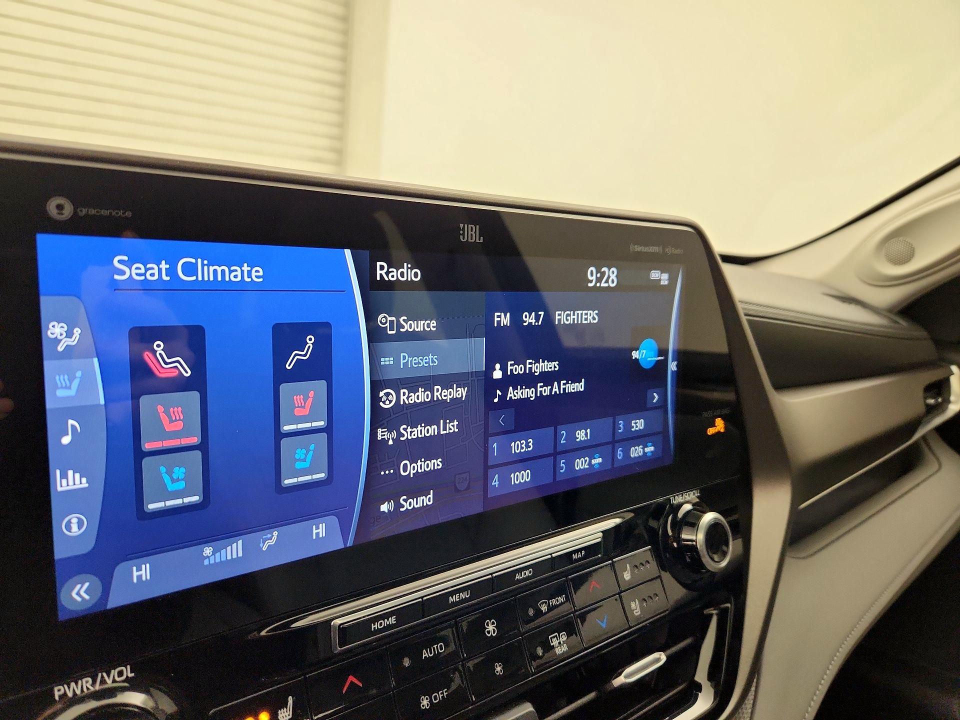 Thumbnail: 2020 Toyota Highlander - 16