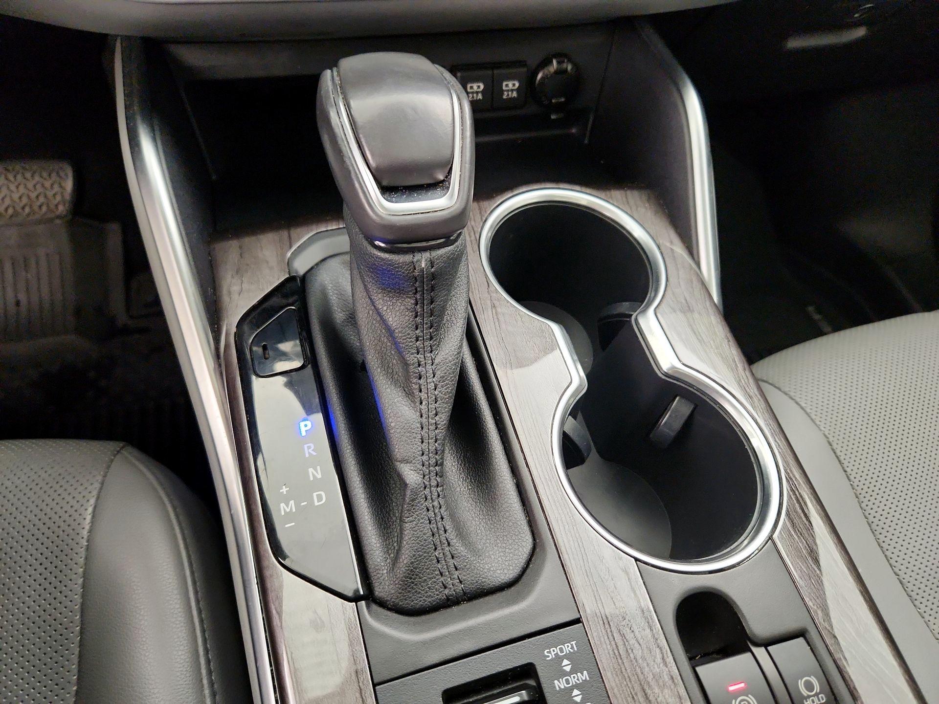 Thumbnail: 2020 Toyota Highlander - 18