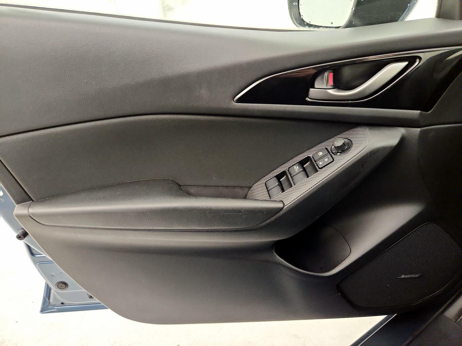 Thumbnail: 2016 Mazda Mazda3 - 12