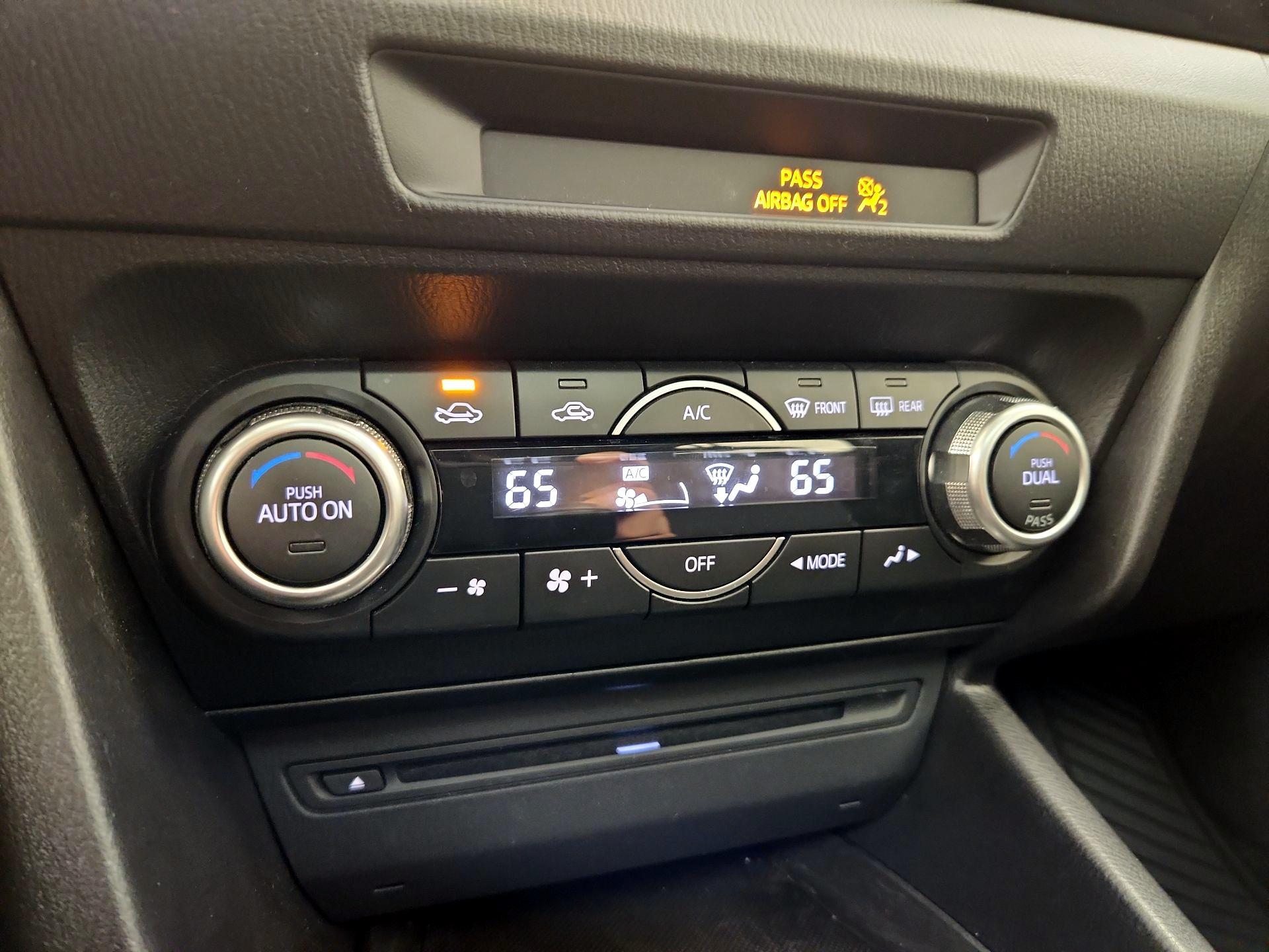 Thumbnail: 2016 Mazda Mazda3 - 17