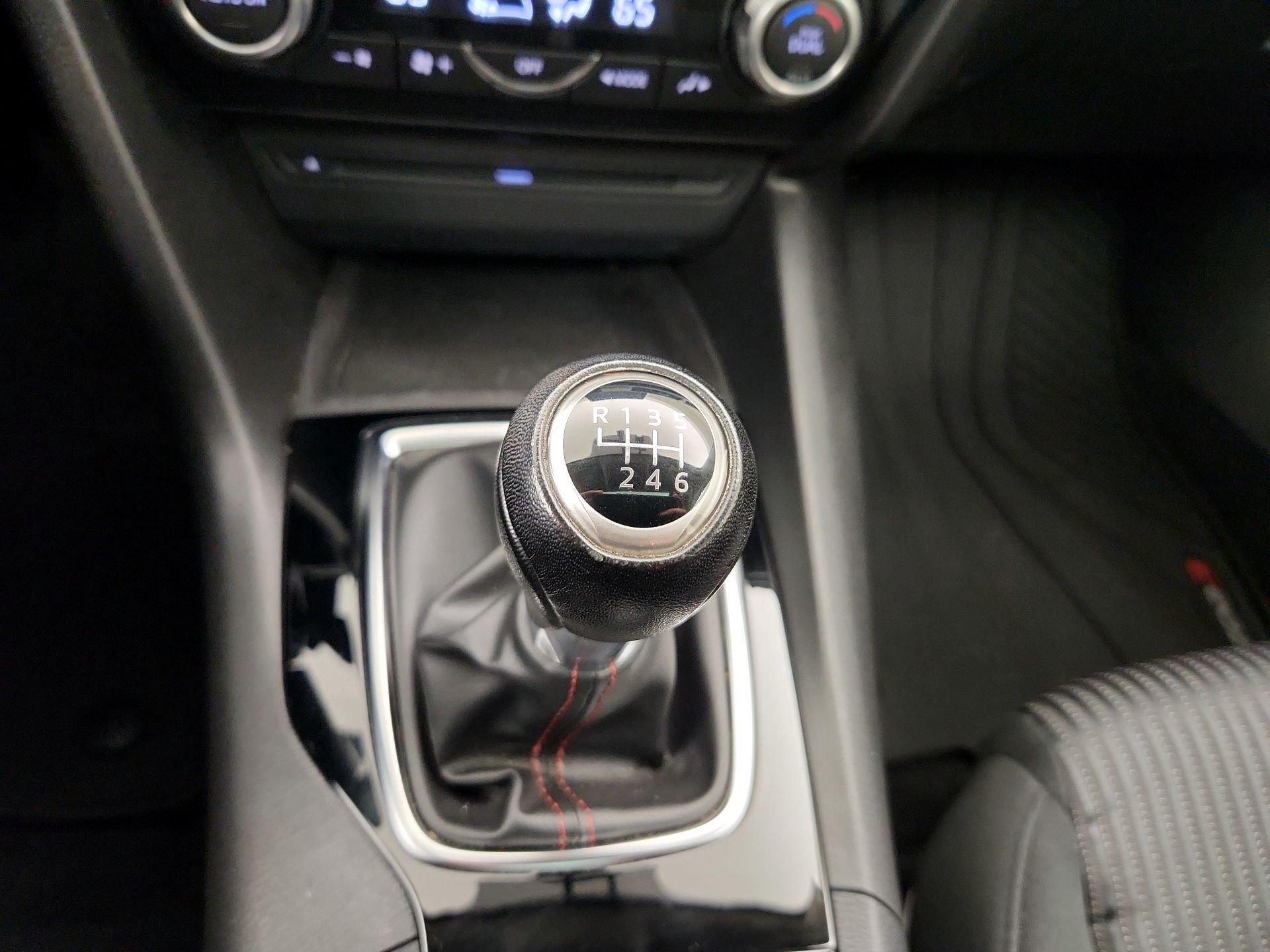 Thumbnail: 2016 Mazda Mazda3 - 18