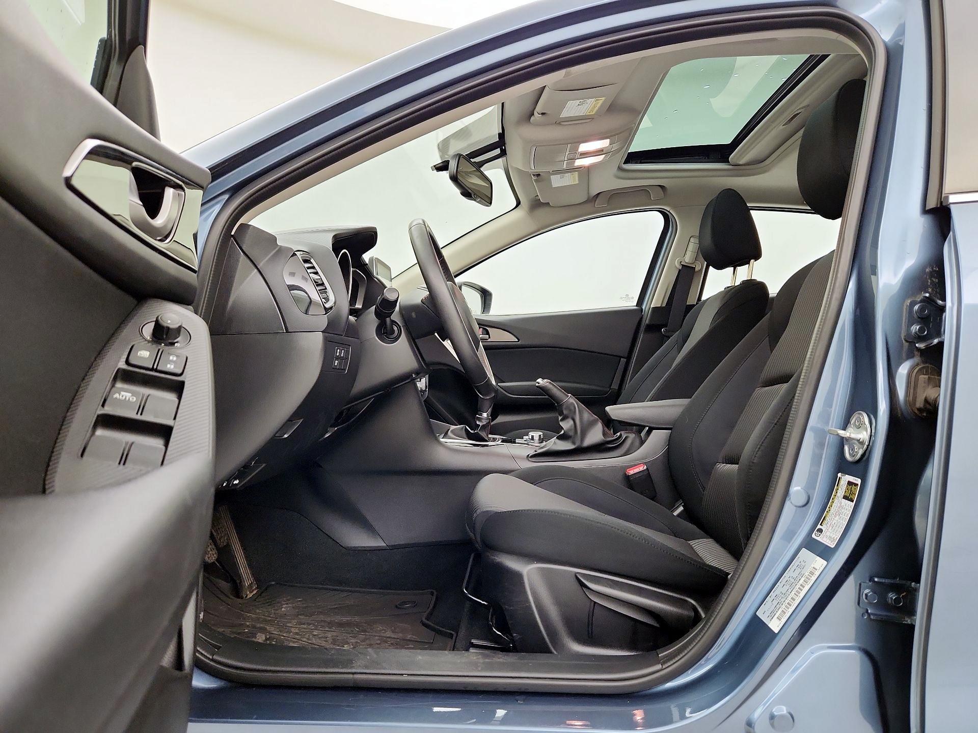 Thumbnail: 2016 Mazda Mazda3 - 20