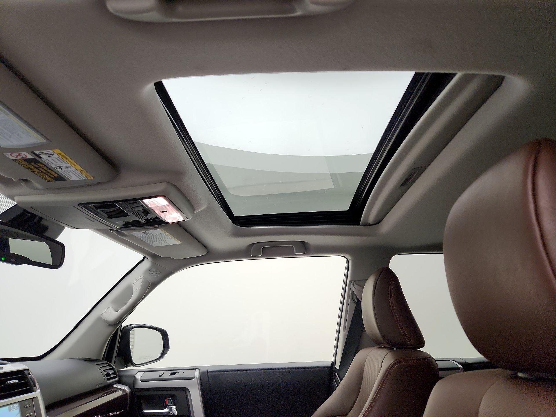 Thumbnail: 2022 Toyota 4Runner - 20