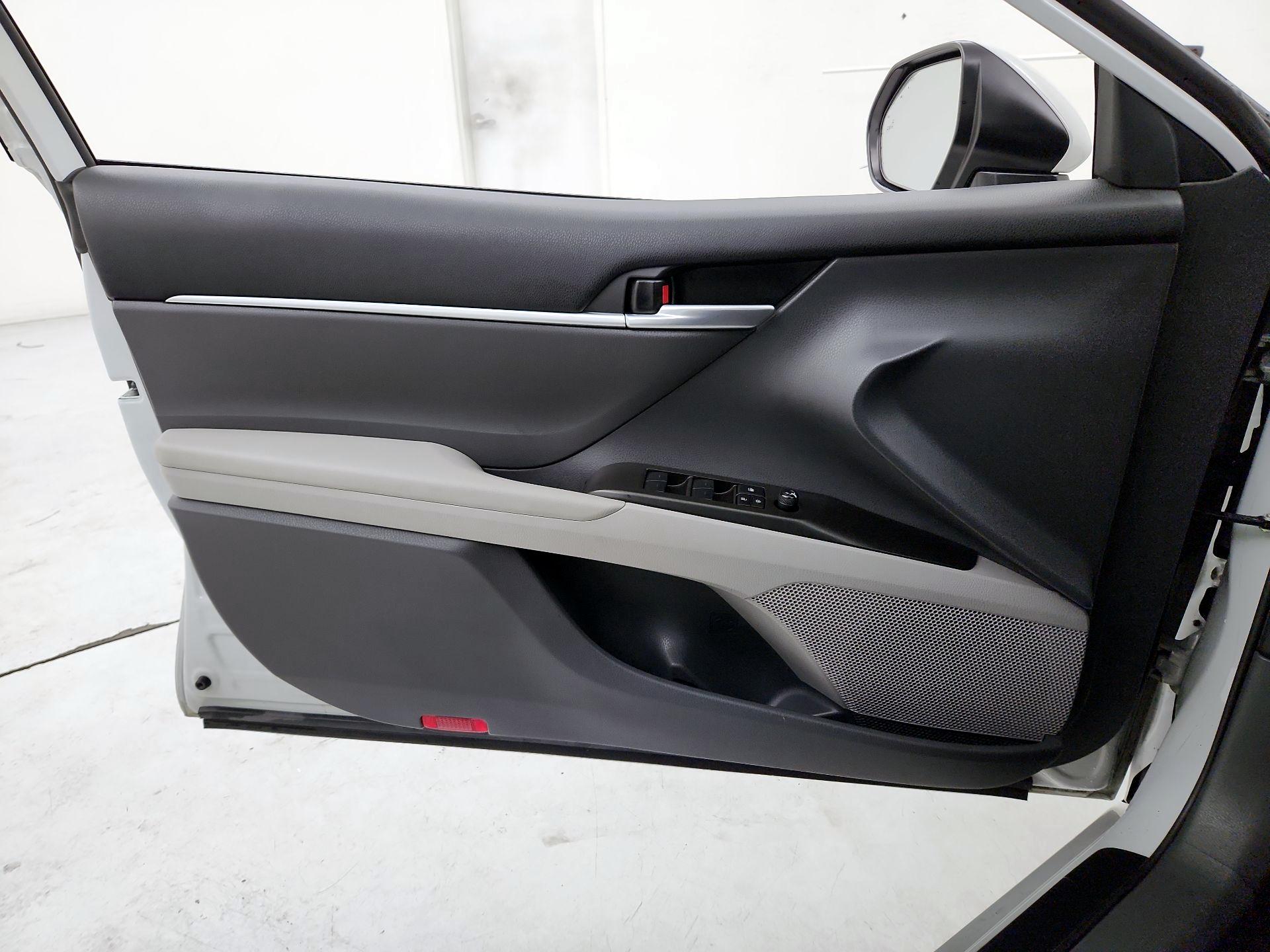 Thumbnail: 2023 Toyota Camry - 12