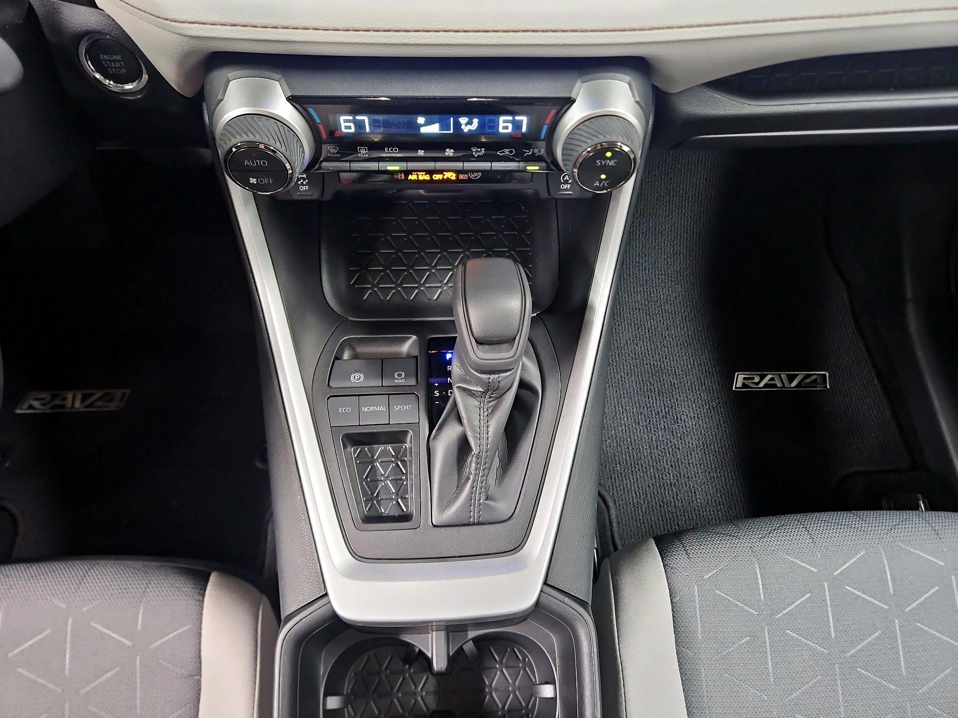 Thumbnail: 2024 Toyota RAV4 - 17